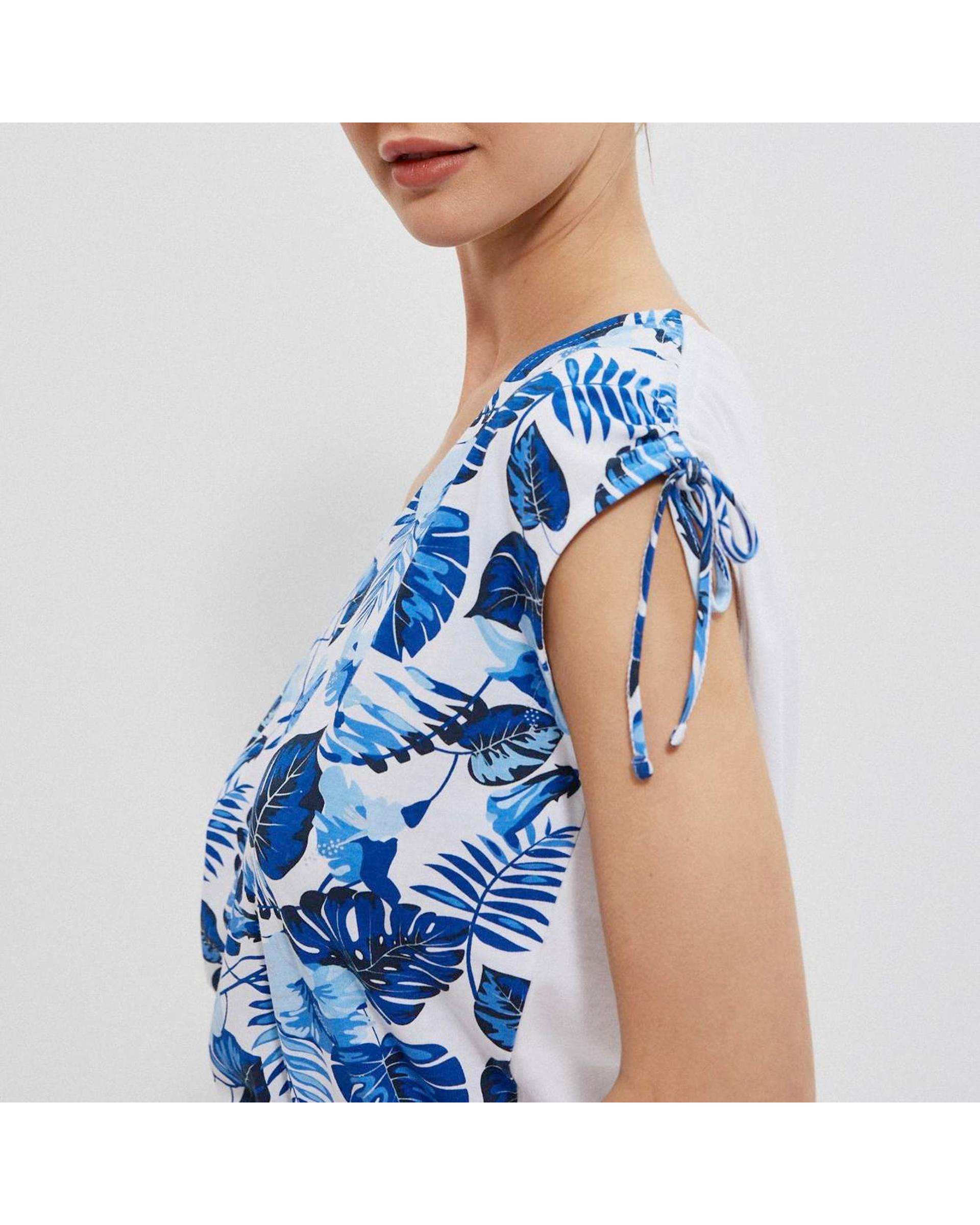 تی شرت زنانه یقه هفت سفید آبی گلدار هومنیتی Whomanity مدل WYWTS3852