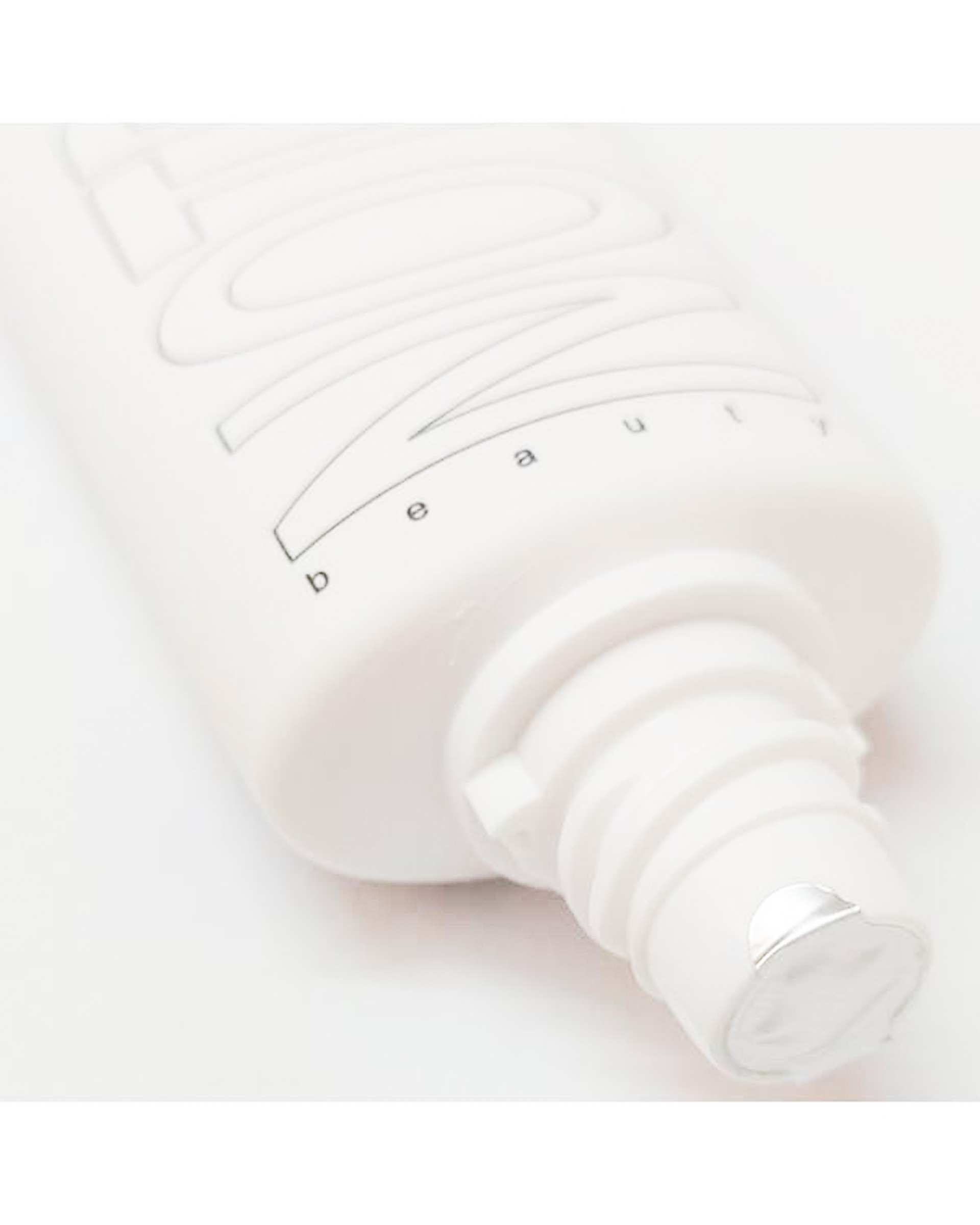 بی بی کرم نوتریکا Notrika شماره B52 حجم 40ml