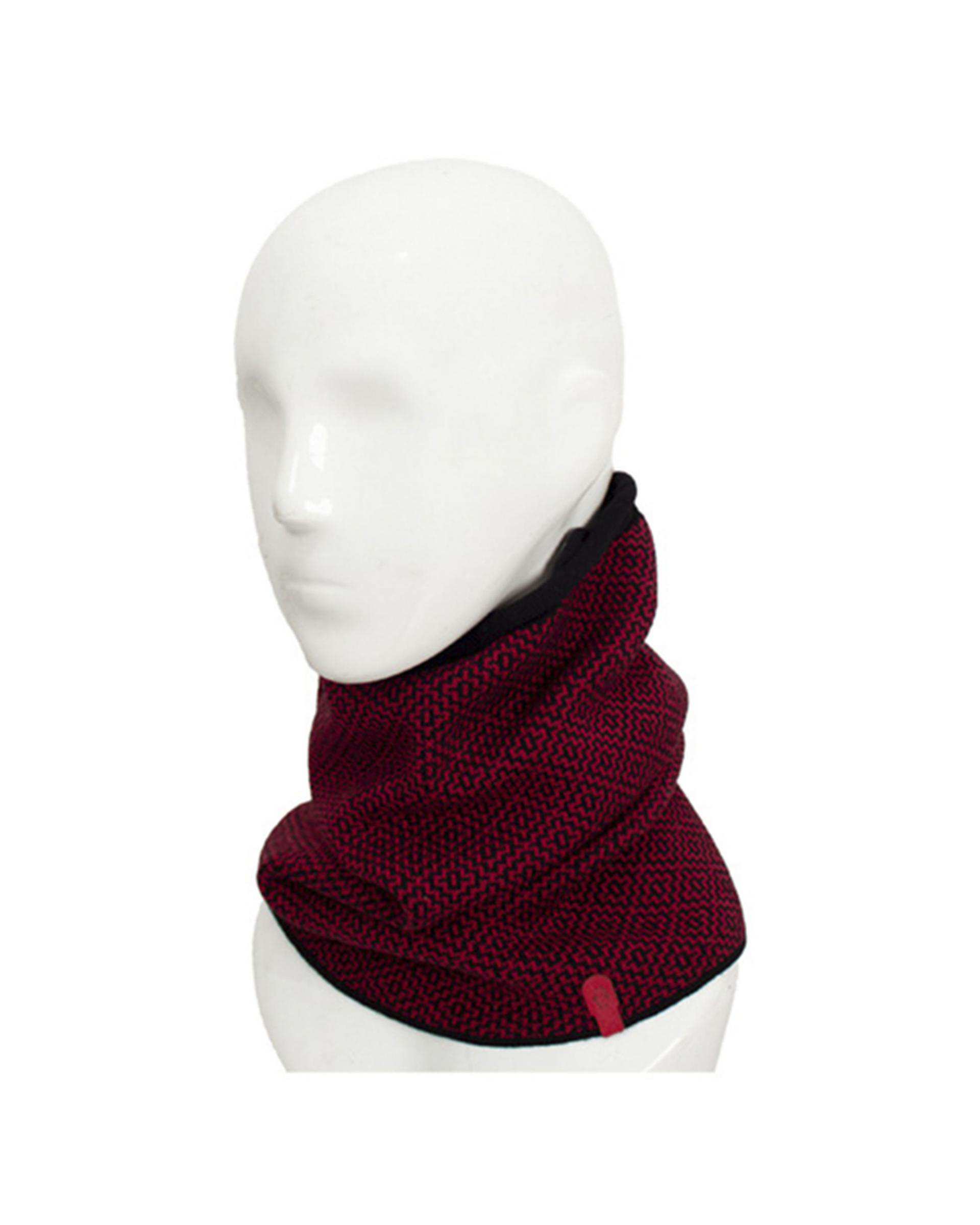 کلاه بافت مشکی زرشکی تارتن Tartan مدل هندسی کد 104000118
