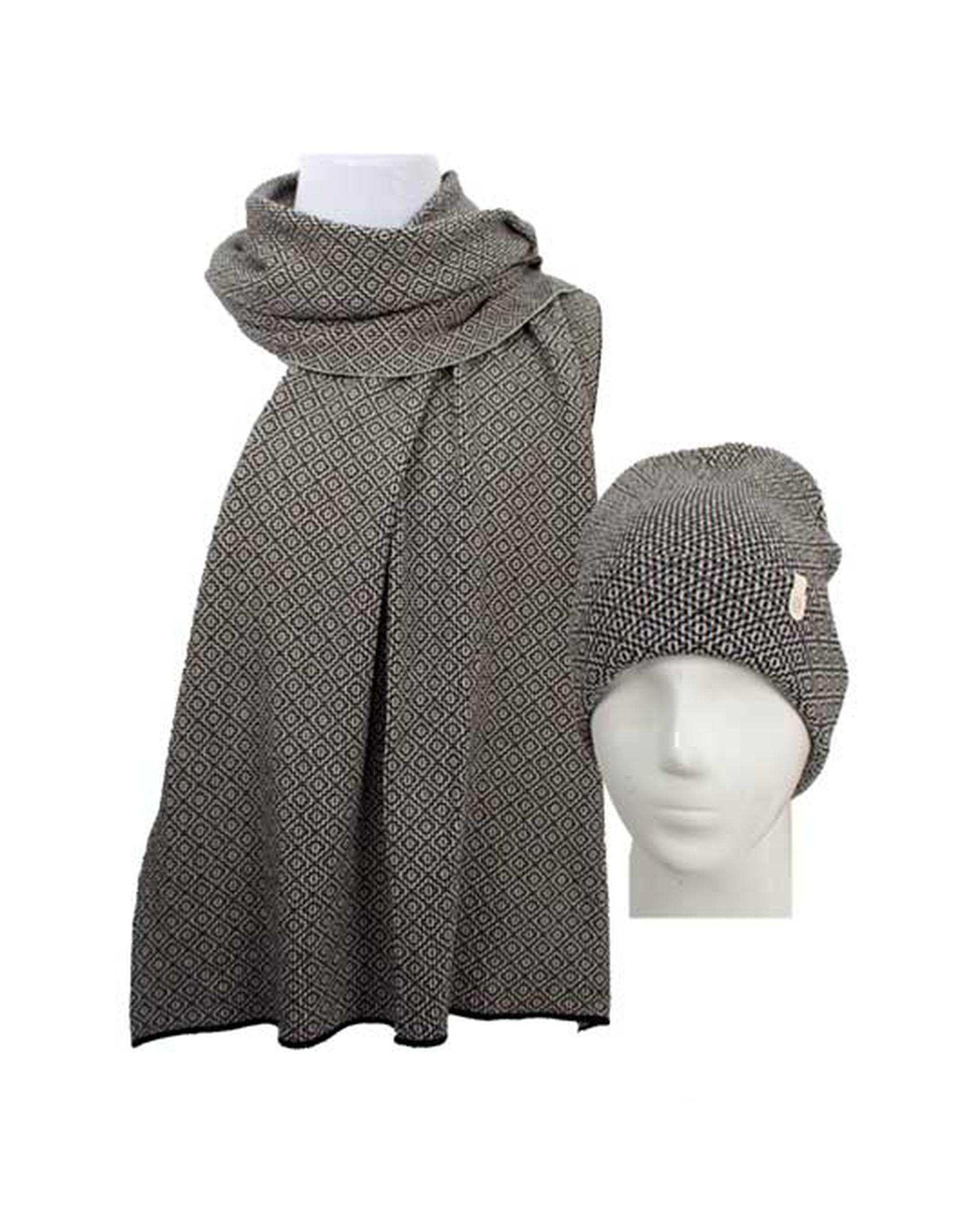 ست کلاه و شال گردن بافت طوسی مشکی تارتن Tartan مدل هندسی کد 214300118