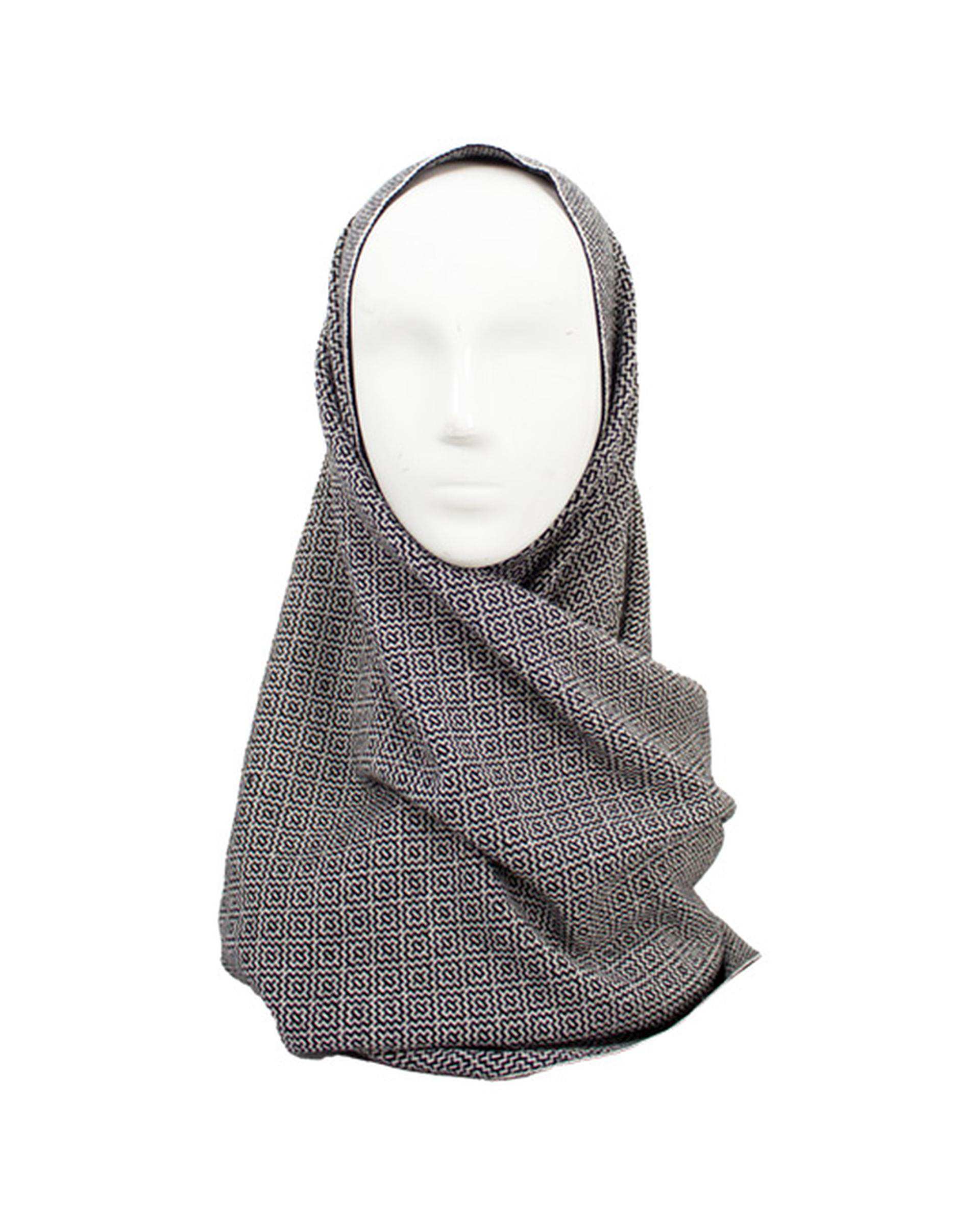 ست کلاه و شال گردن بافت طوسی مشکی تارتن Tartan مدل هندسی کد 214300118