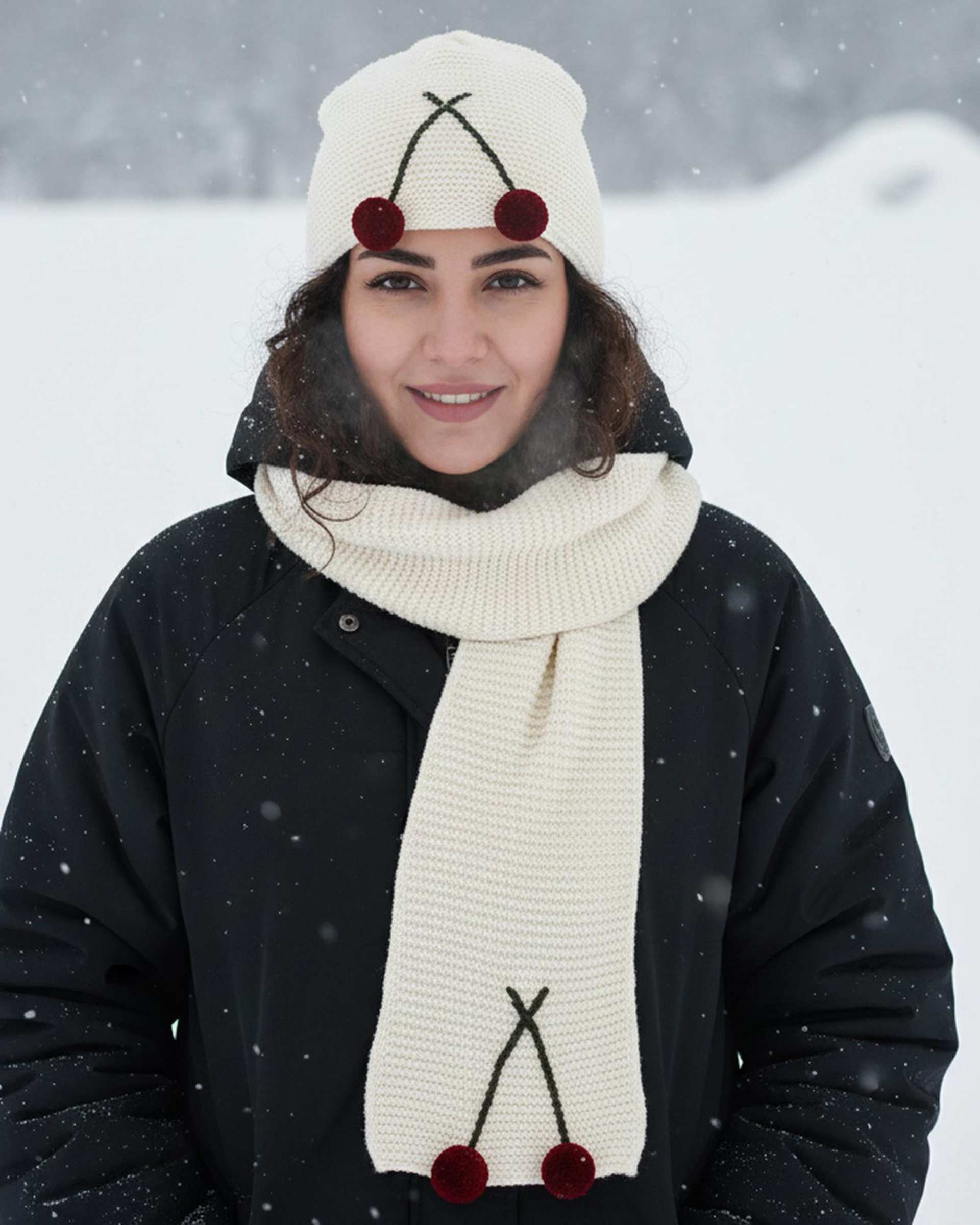 ست کلاه و شال گردن دخترانه شیری ملورینا Melorina طرح گیلاس کد 9111