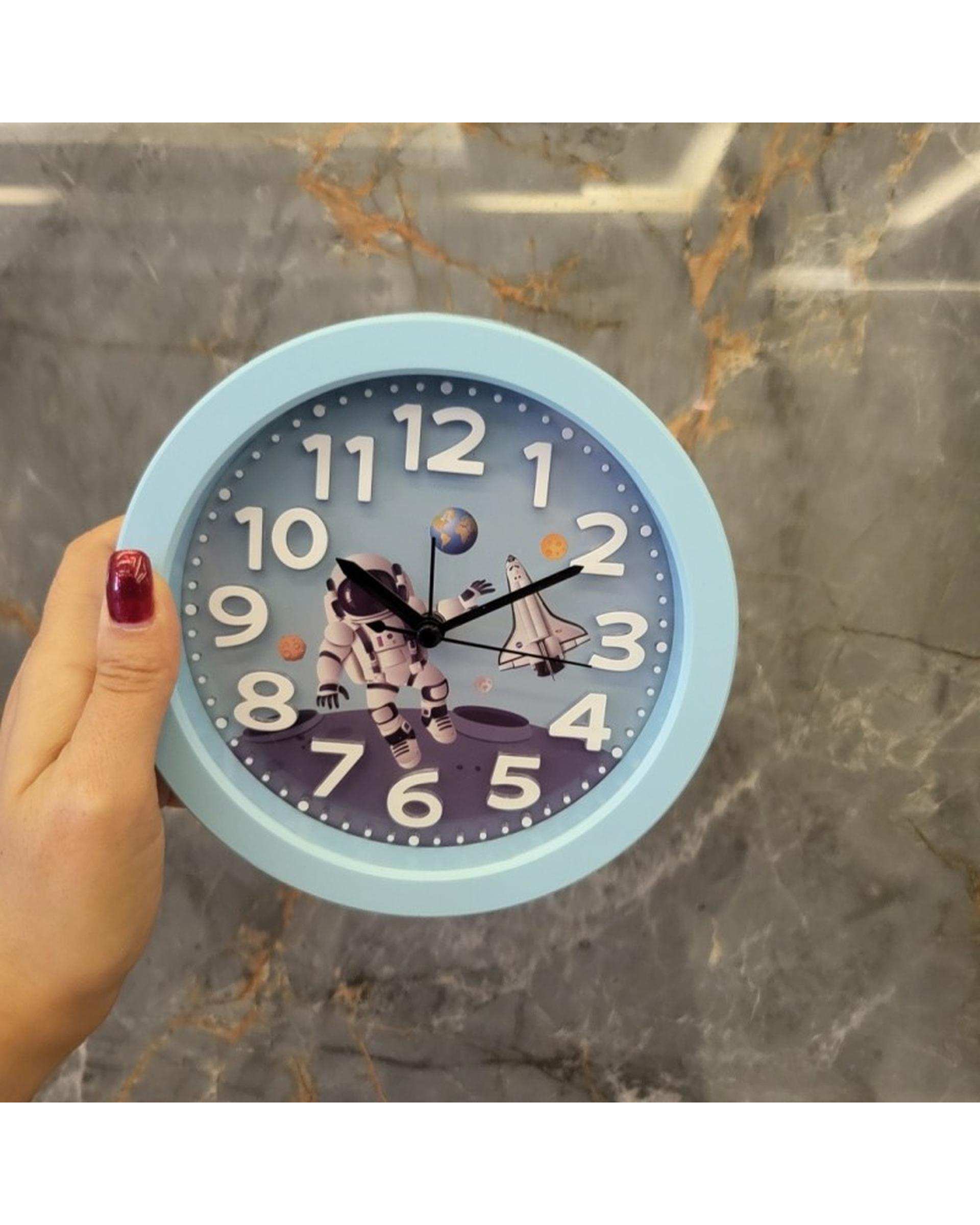 ساعت رومیزی عقربه ای زنگ دار آبی طرح فضانورد