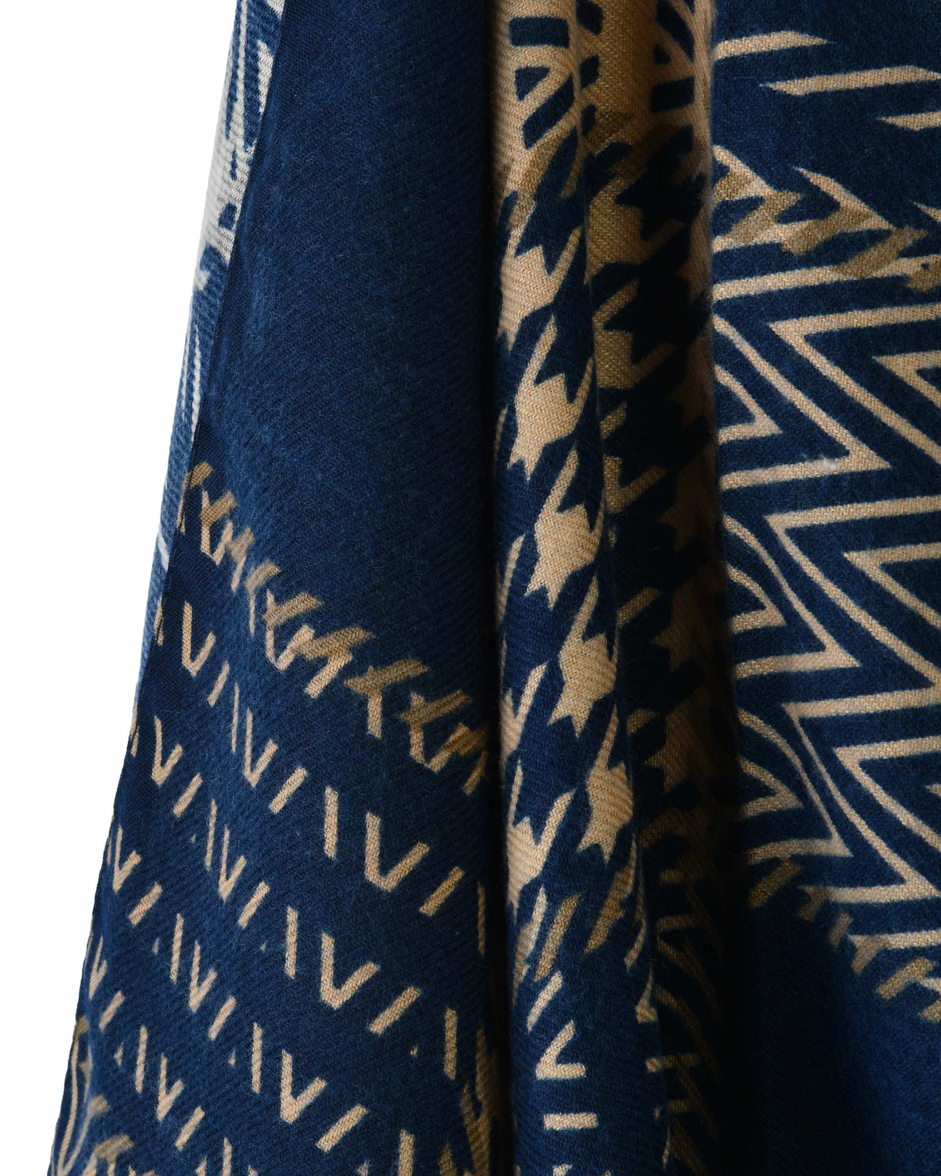 شال زنانه موهر سرمه ای کرم جی دو Gido طرح پیچازی