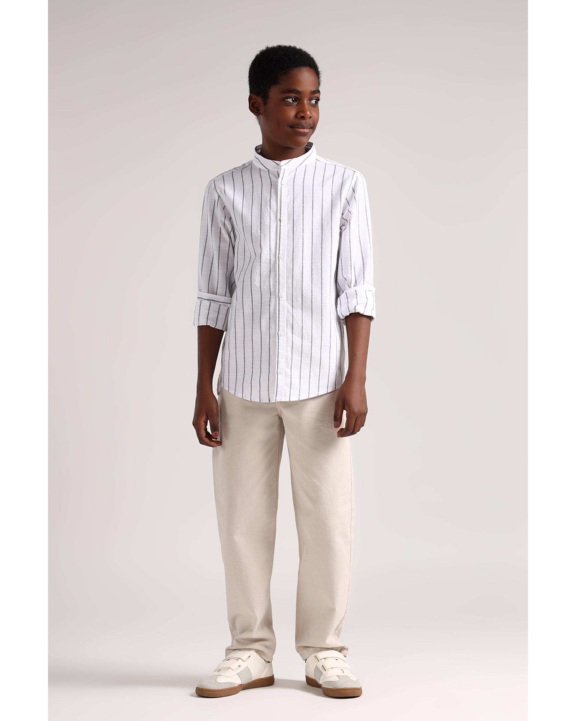 پیراهن پسرانه یقه ایستاده سفید طوسی سارک Sarak مدل 3900