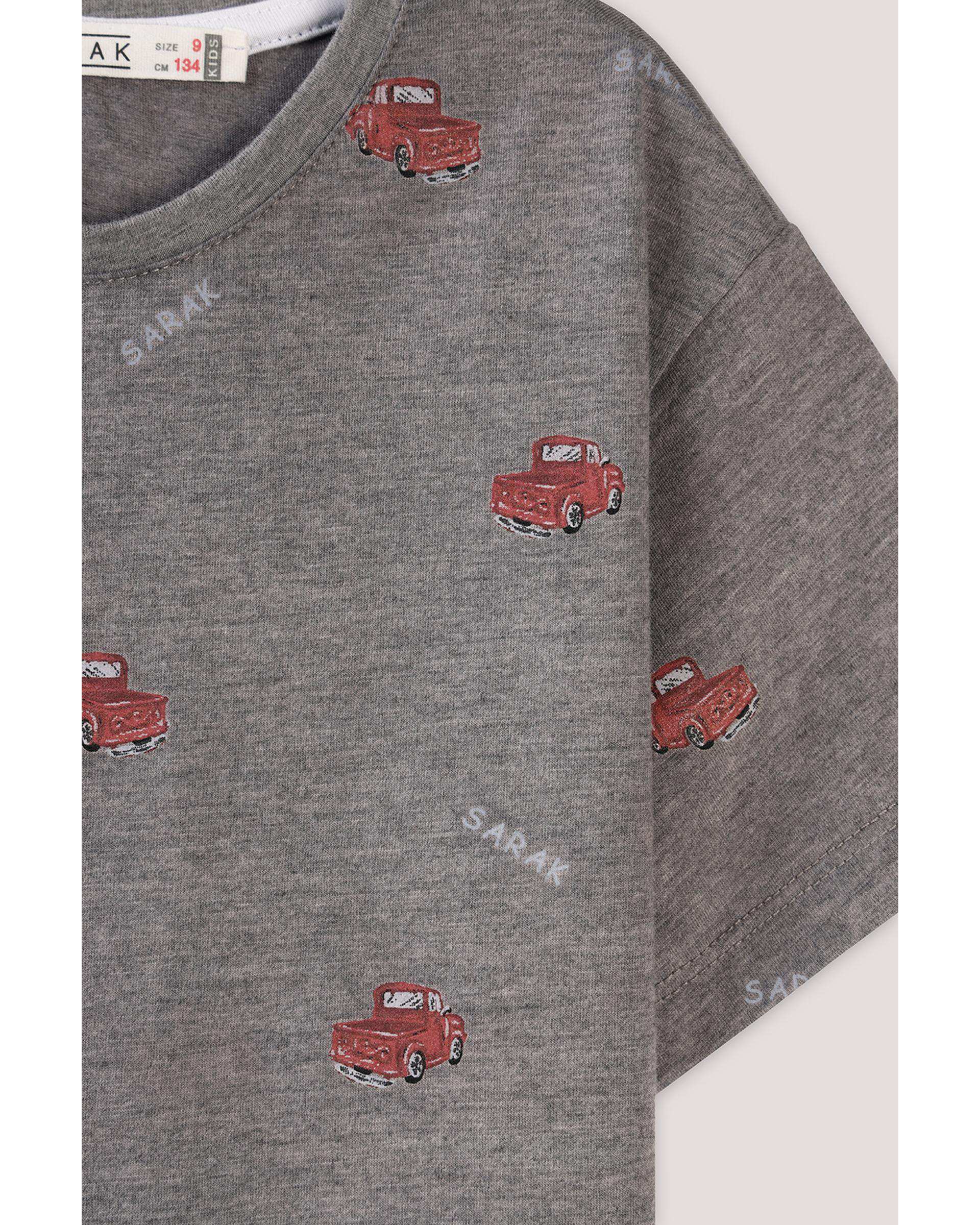 تی شرت پسرانه طوسی قرمز سارک Sarak طرح ماشین مدل 4055