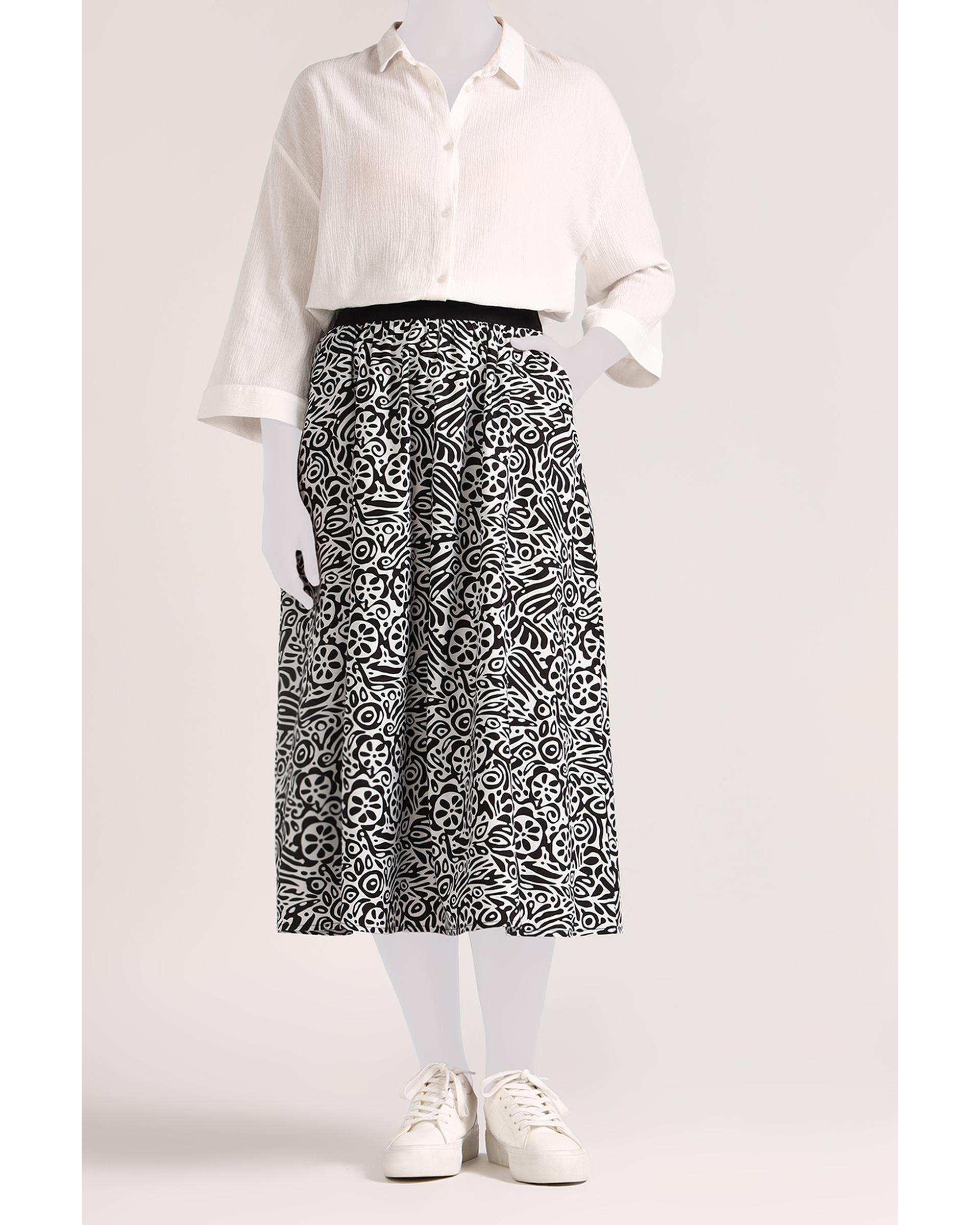 دامن زنانه نخی مشکی سفید سارک Sarak مدل 5005