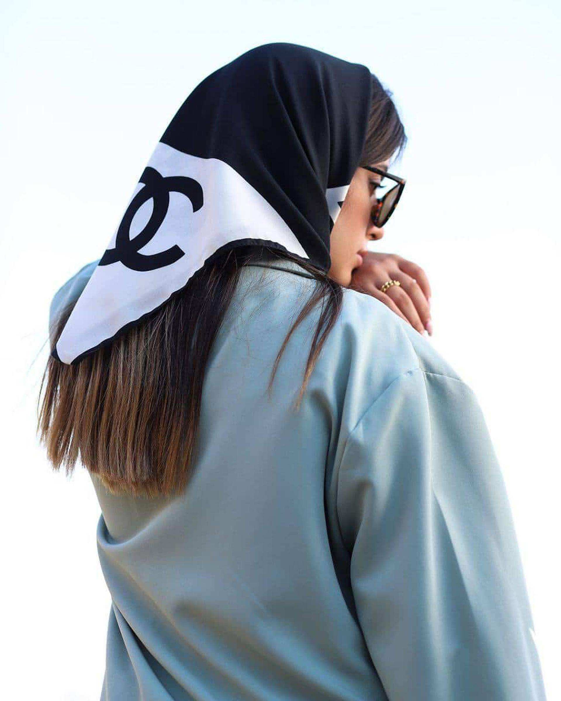 مینی اسکارف زنانه ابریشم توییل مشکی سفید جی دو GIDO طرح چنل کد 07-01077