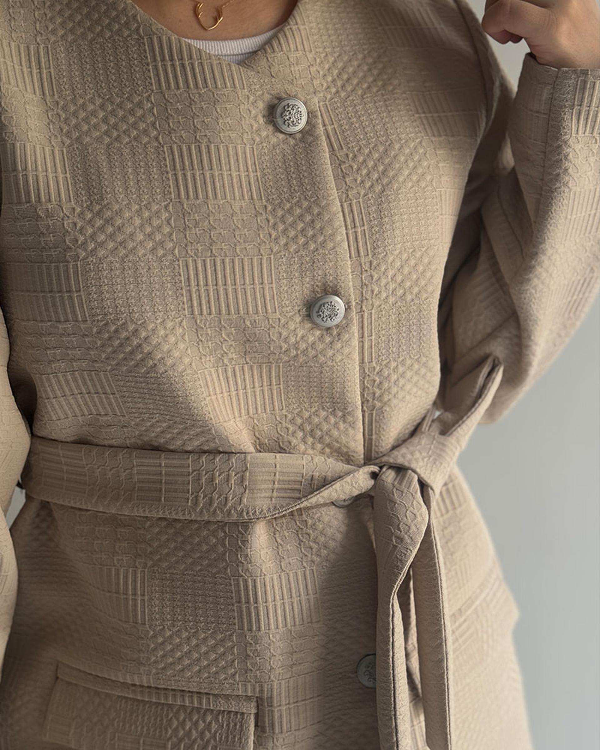 کت زنانه کرم آماهی Amahi مدل Luxe کد AA8003