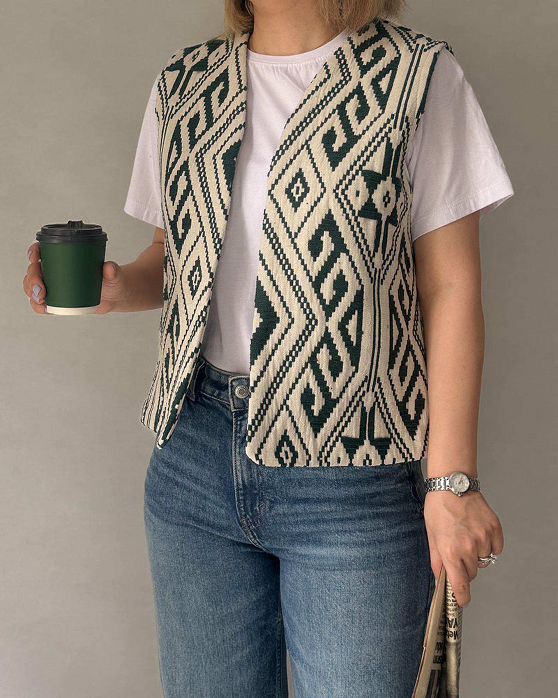 جلیقه زنانه سبز کرم آماهی Amahi مدل ریحان