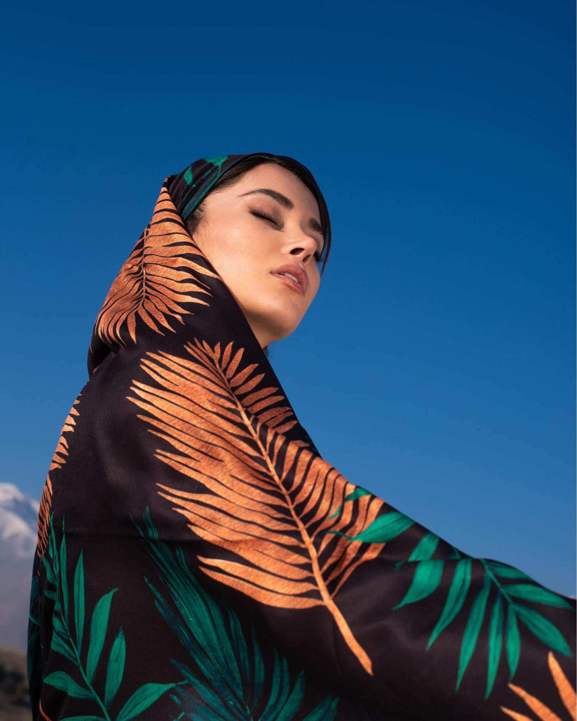 شال زنانه نخی مشکی جی دو GIDO طرح برگ کد 640