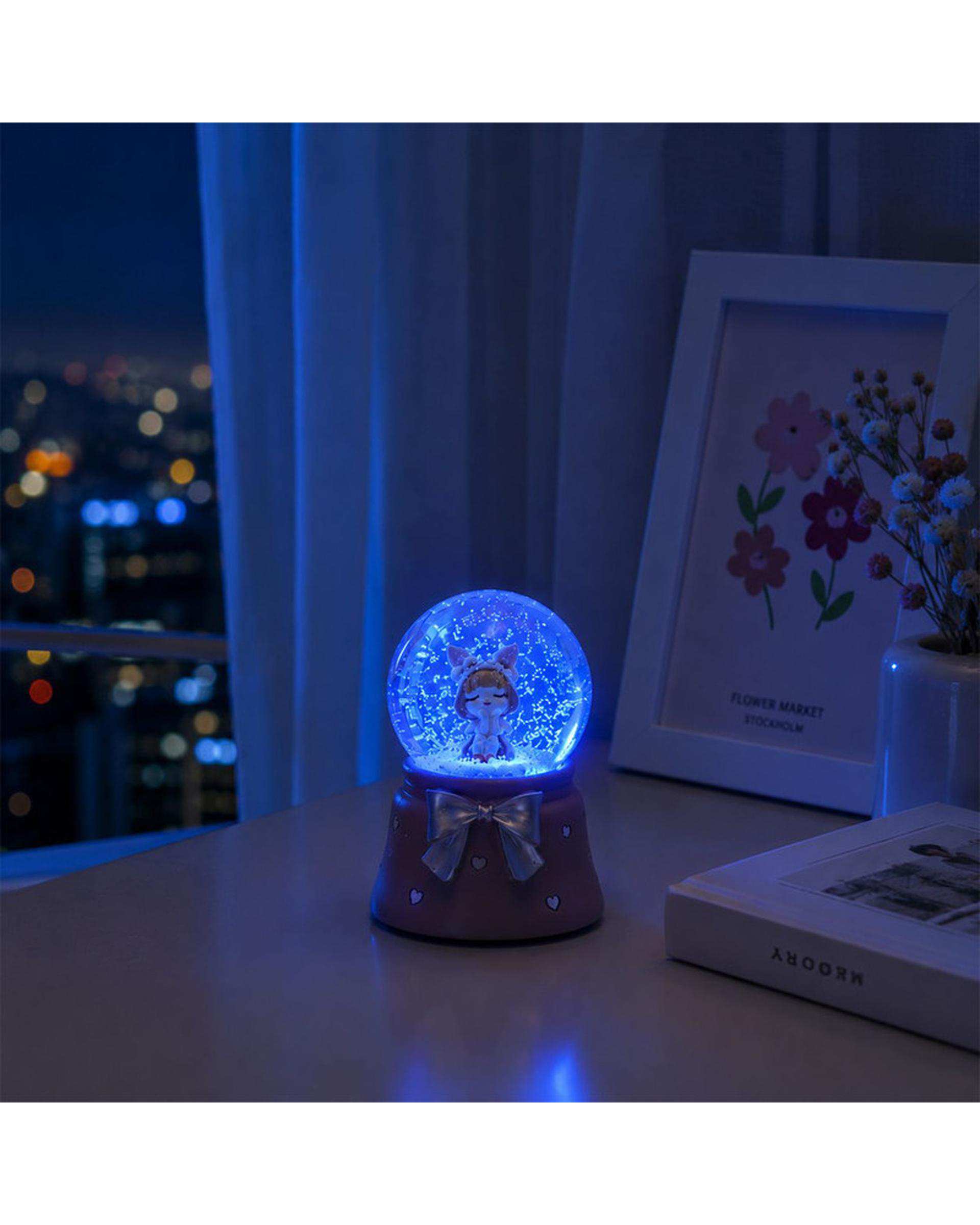 گوی چراغ دار نسکافه ای مدل دختر و پاپیون