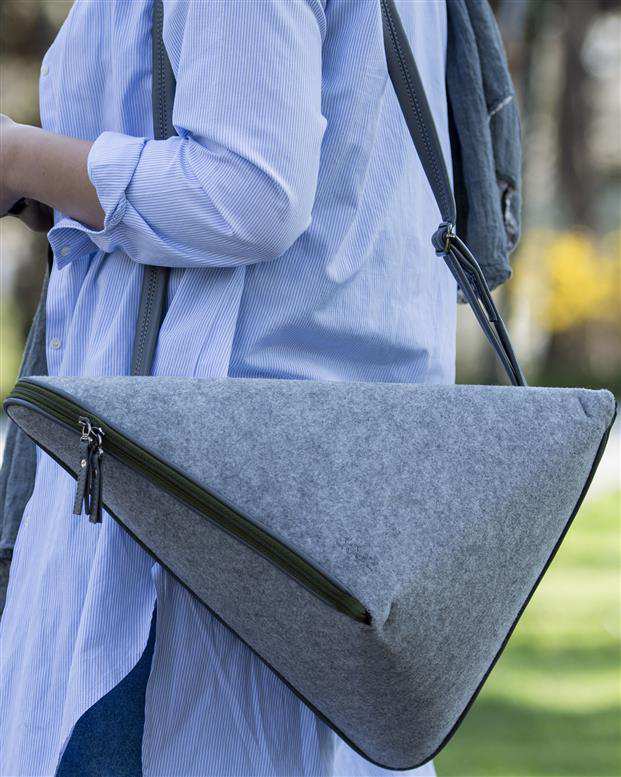 کیف نمدی رنگ طوسی- سبز
