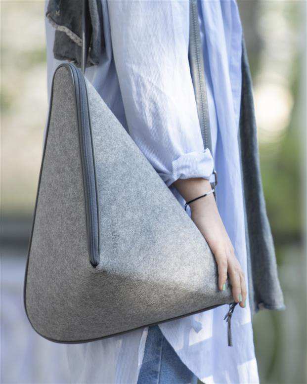 کیف نمدی رنگ طوسی- طوسی