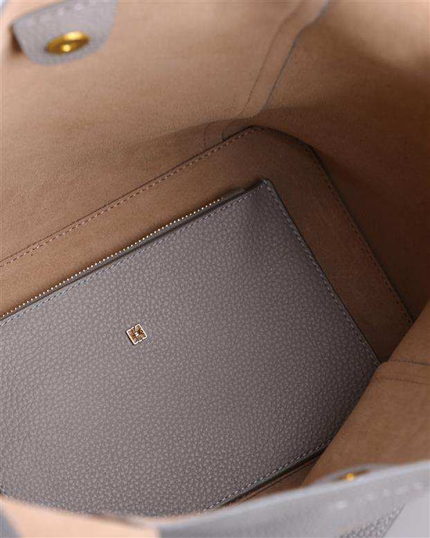 کیف دوشی زنانه طوسی روشن درسا