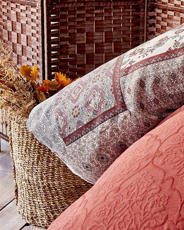 سرویس خواب دو نفره مدل Maryam Bordo آجری خردلی کاراجا هوم