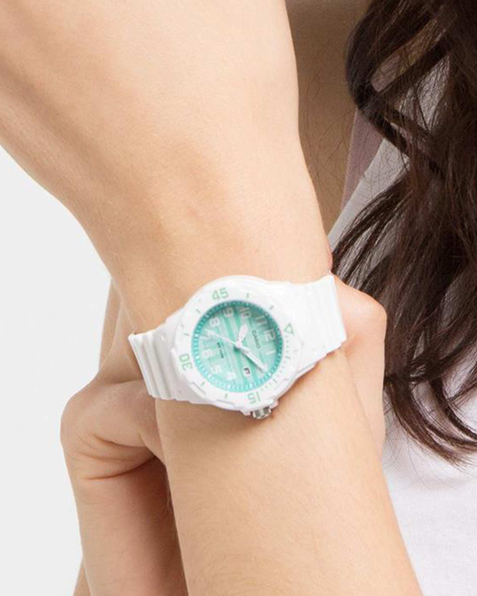 ساعت مچی زنانه عقربه ای کاسیو Casio مدل LRW-200H-3C