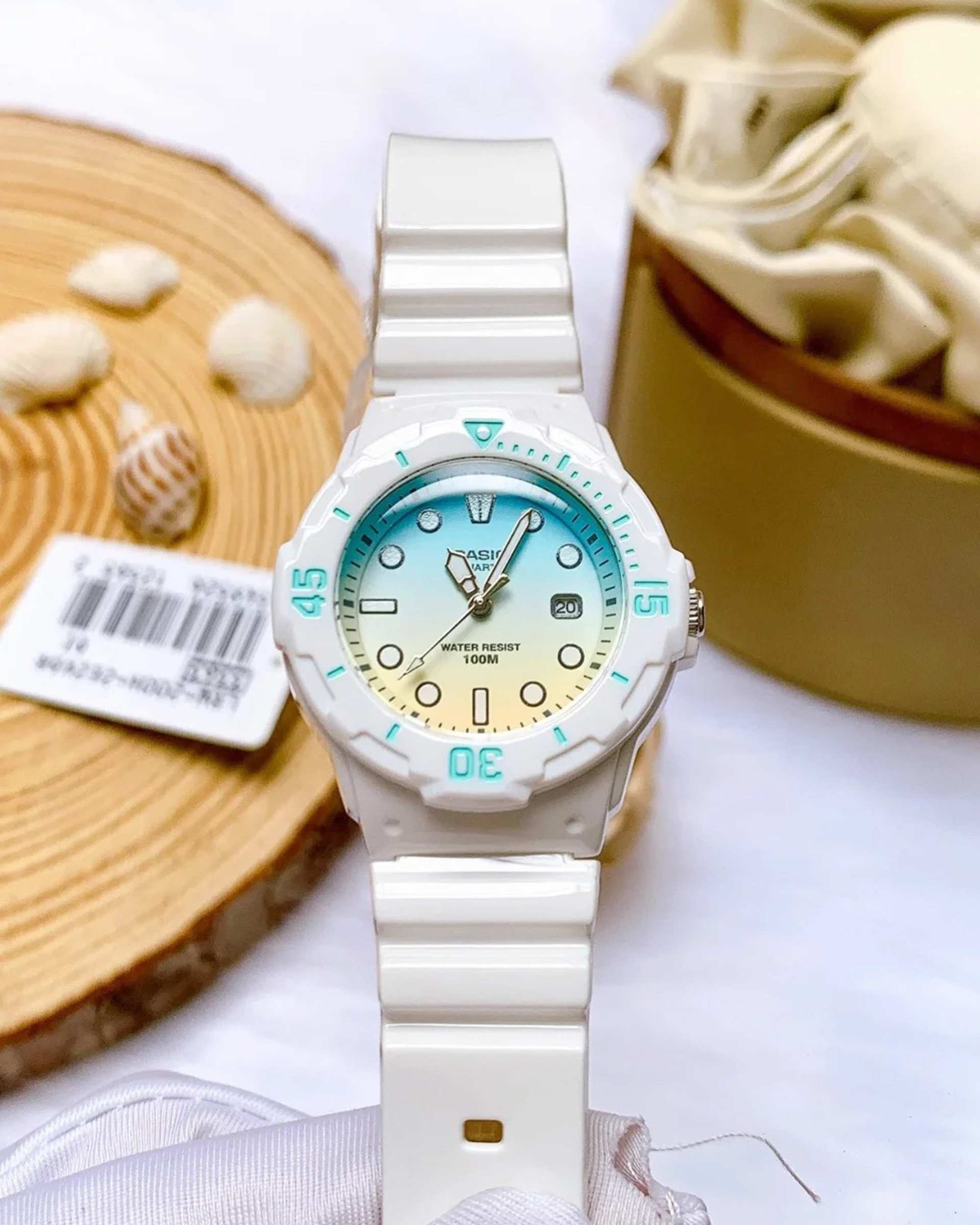 ساعت مچی عقربه ای کاسیو Casio مدل LRW-200H-2E2VDR