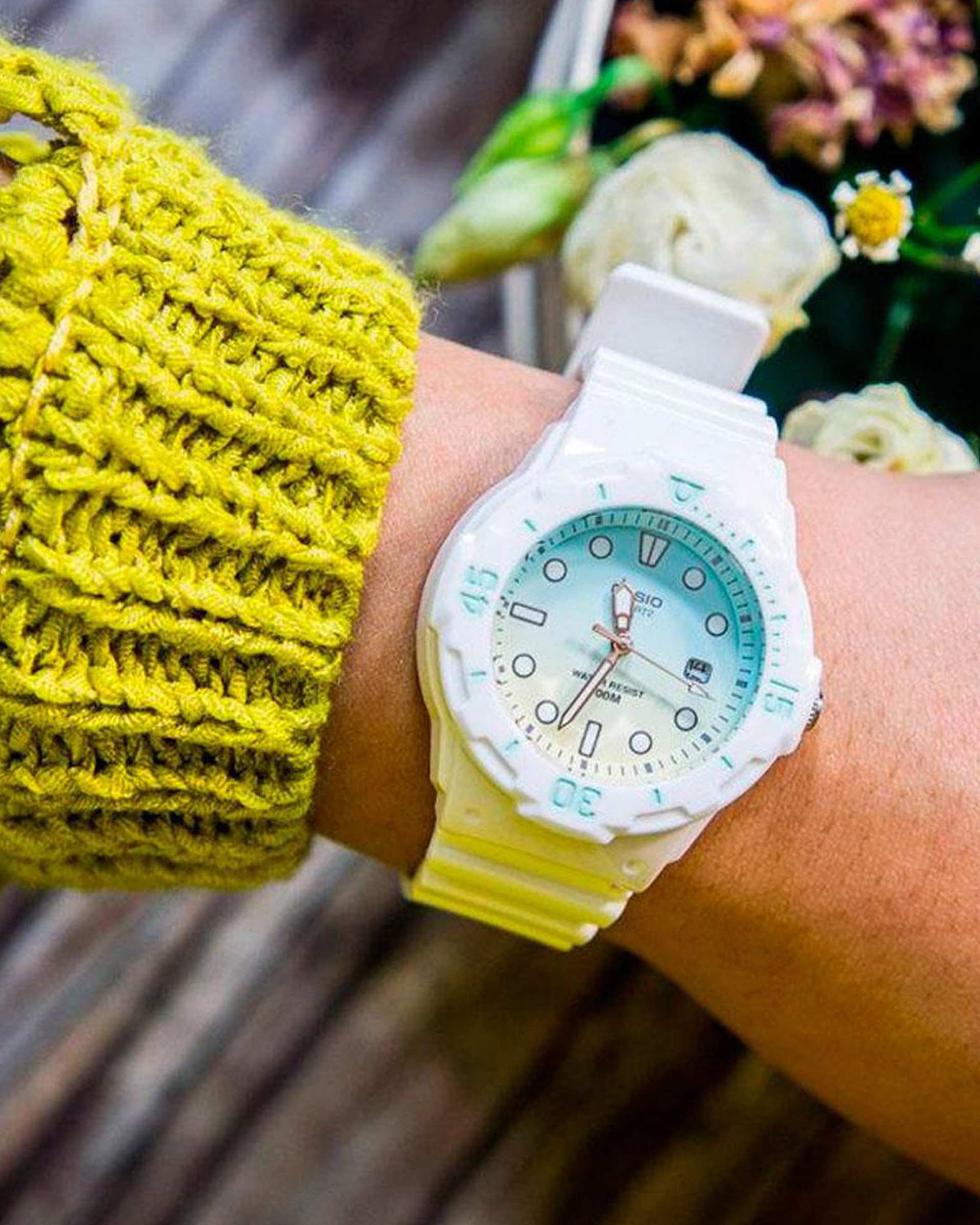 ساعت مچی عقربه ای کاسیو Casio مدل LRW-200H-2E2VDR