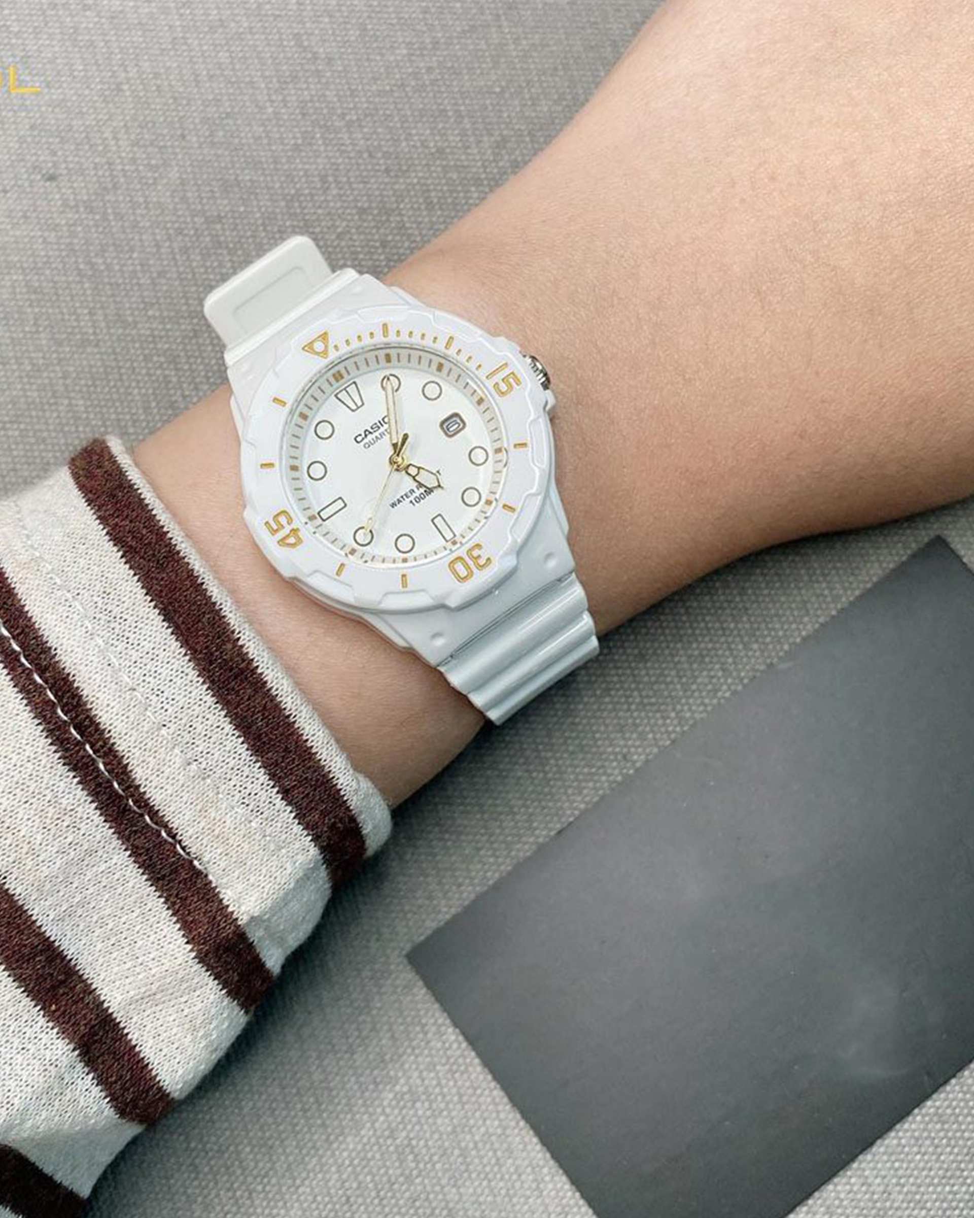 ساعت مچی عقربه ای کاسیو Casio مدل LRW-200H-7E2