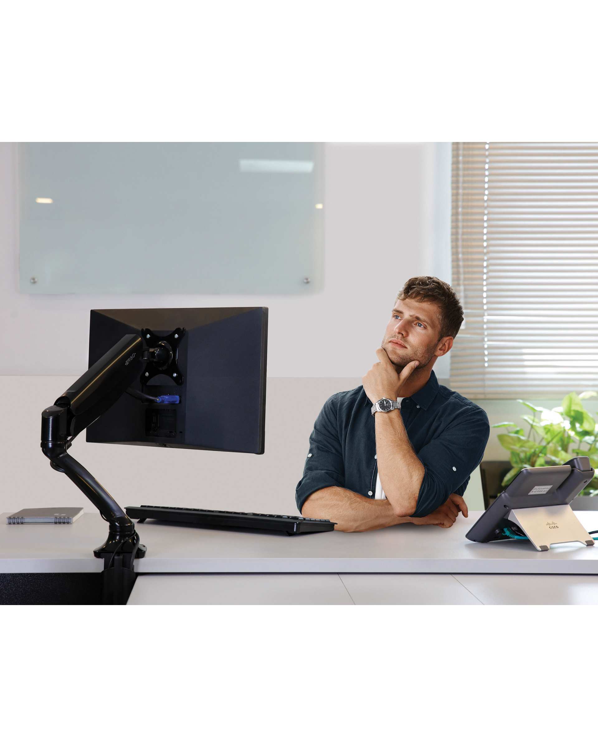 پایه نگهدارنده مانیتور با جک گازی مشکی ارگو Ergo مدل WLA001