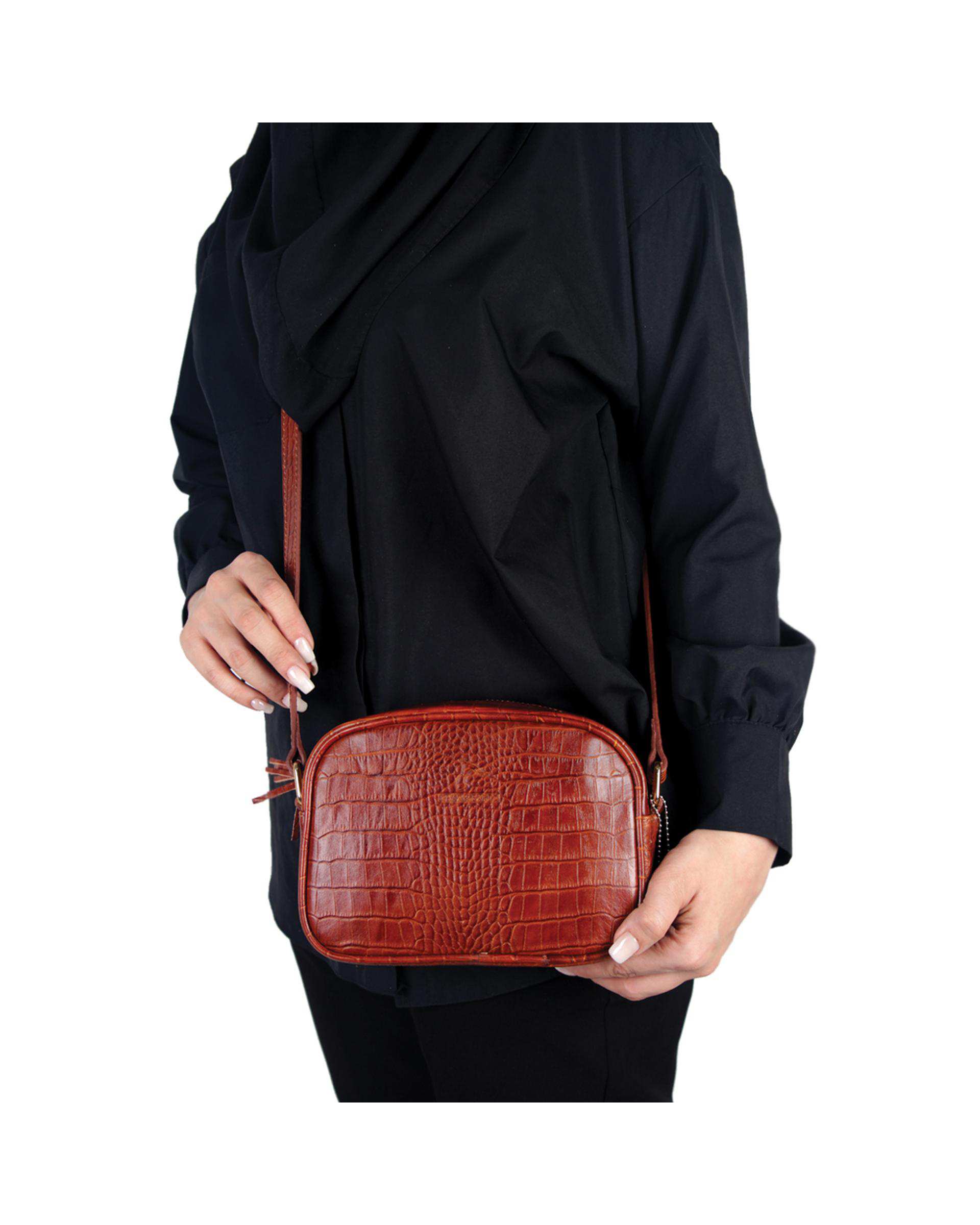 کیف چرم زنانه رودوشی عسلی چرم بارز Charm Barez مدل DG80.PRIMA