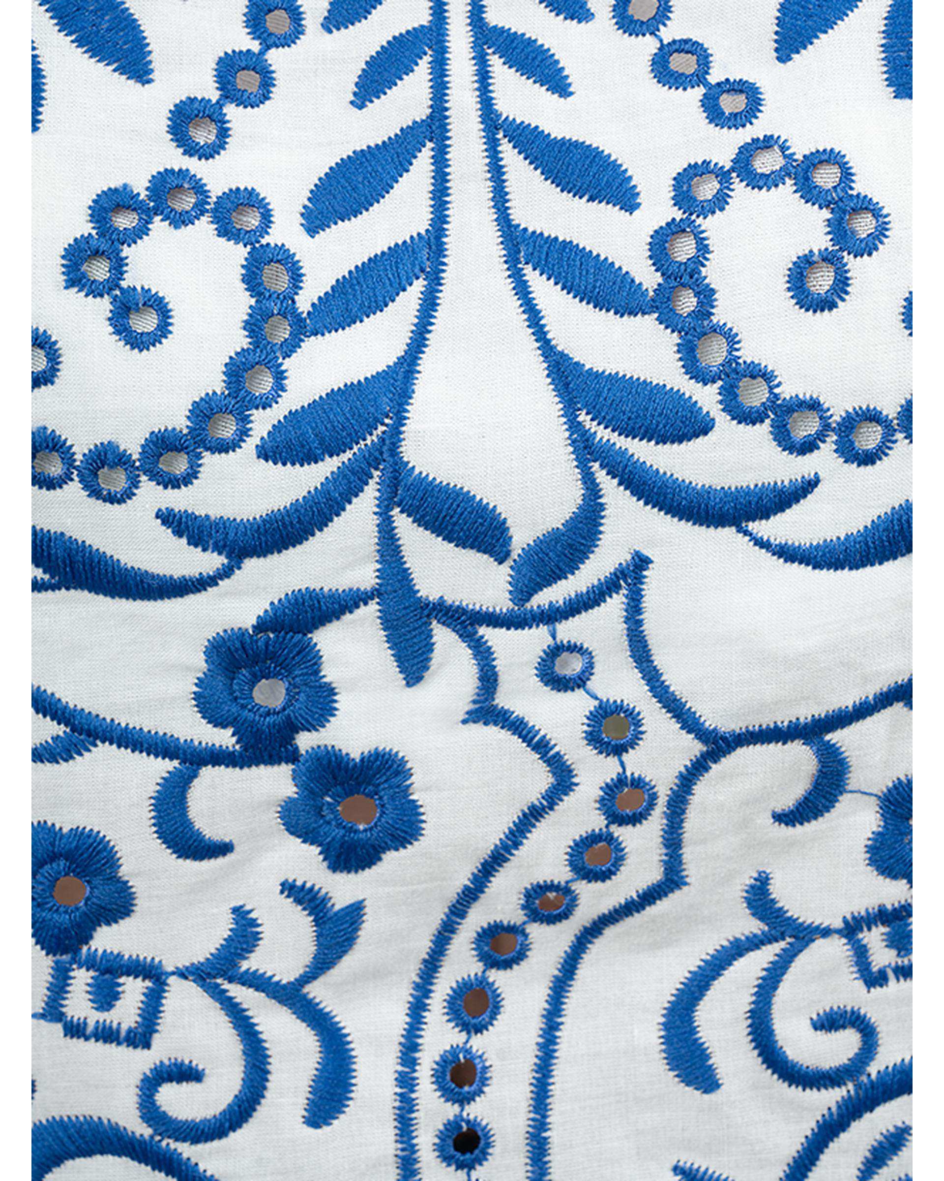 تاپ زنانه خامه دوزی سفید آبی سرژه Serge کد 202659