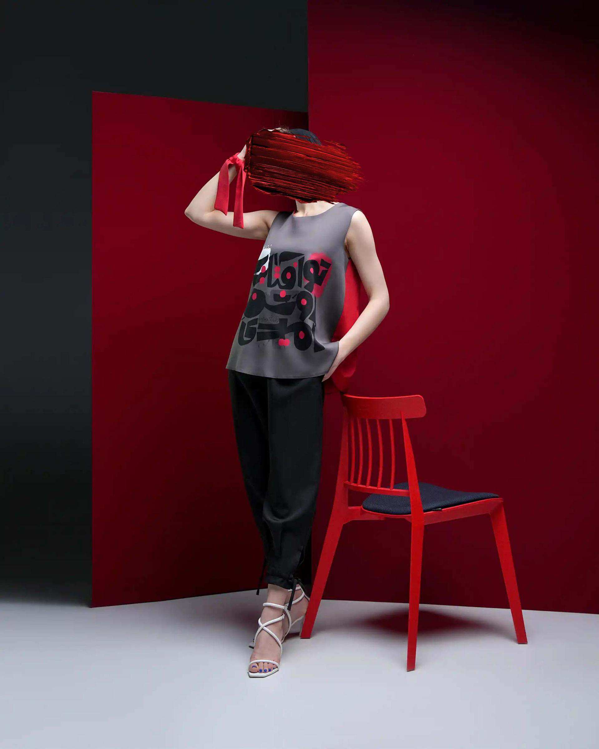 تاپ زنانه طوسی قرمز طاقه چیان Taghechian مدل آفتاب