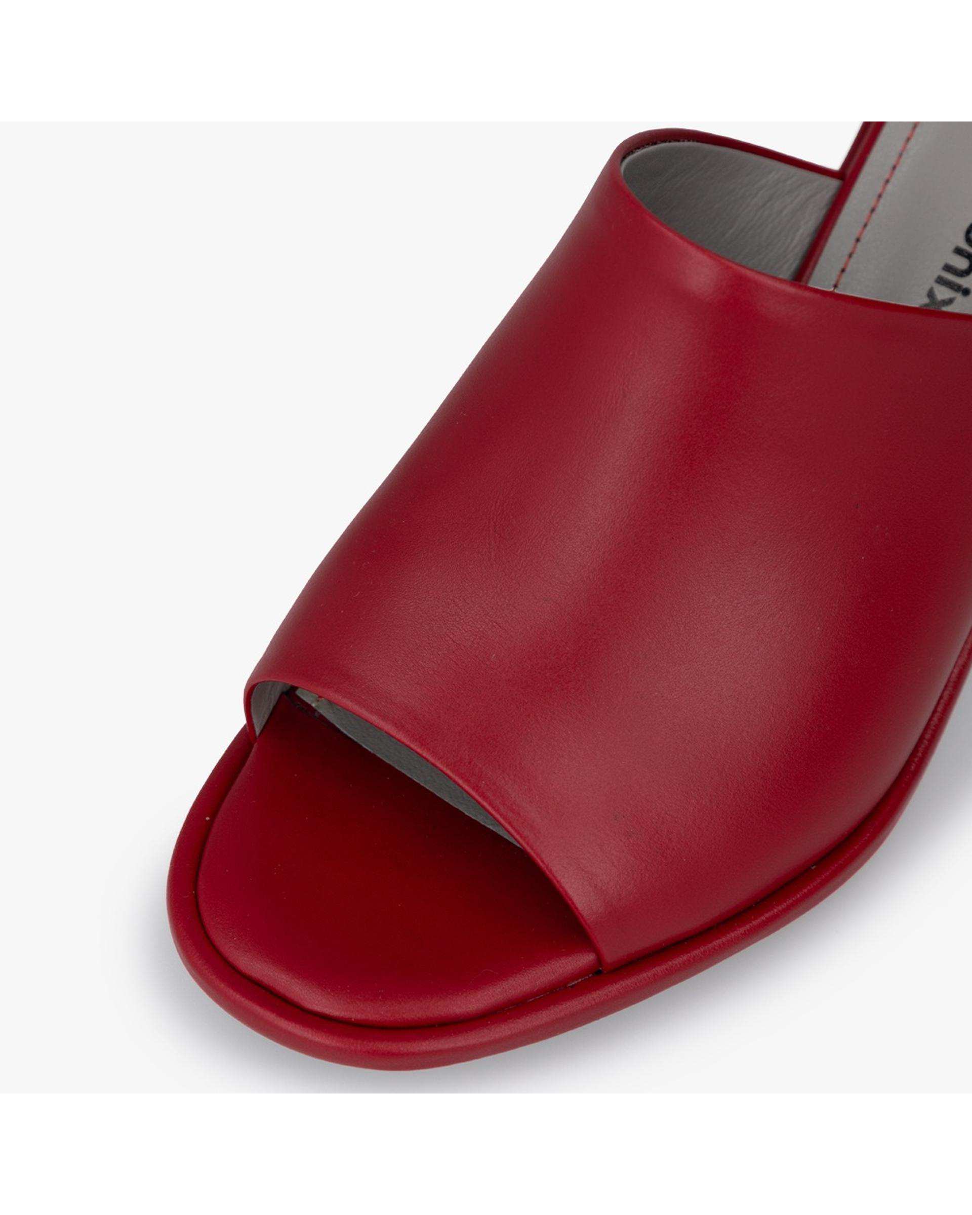 صندل چرم زنانه پاشنه بلند طبی قرمز برتونیکس Berttonix کد H-6300