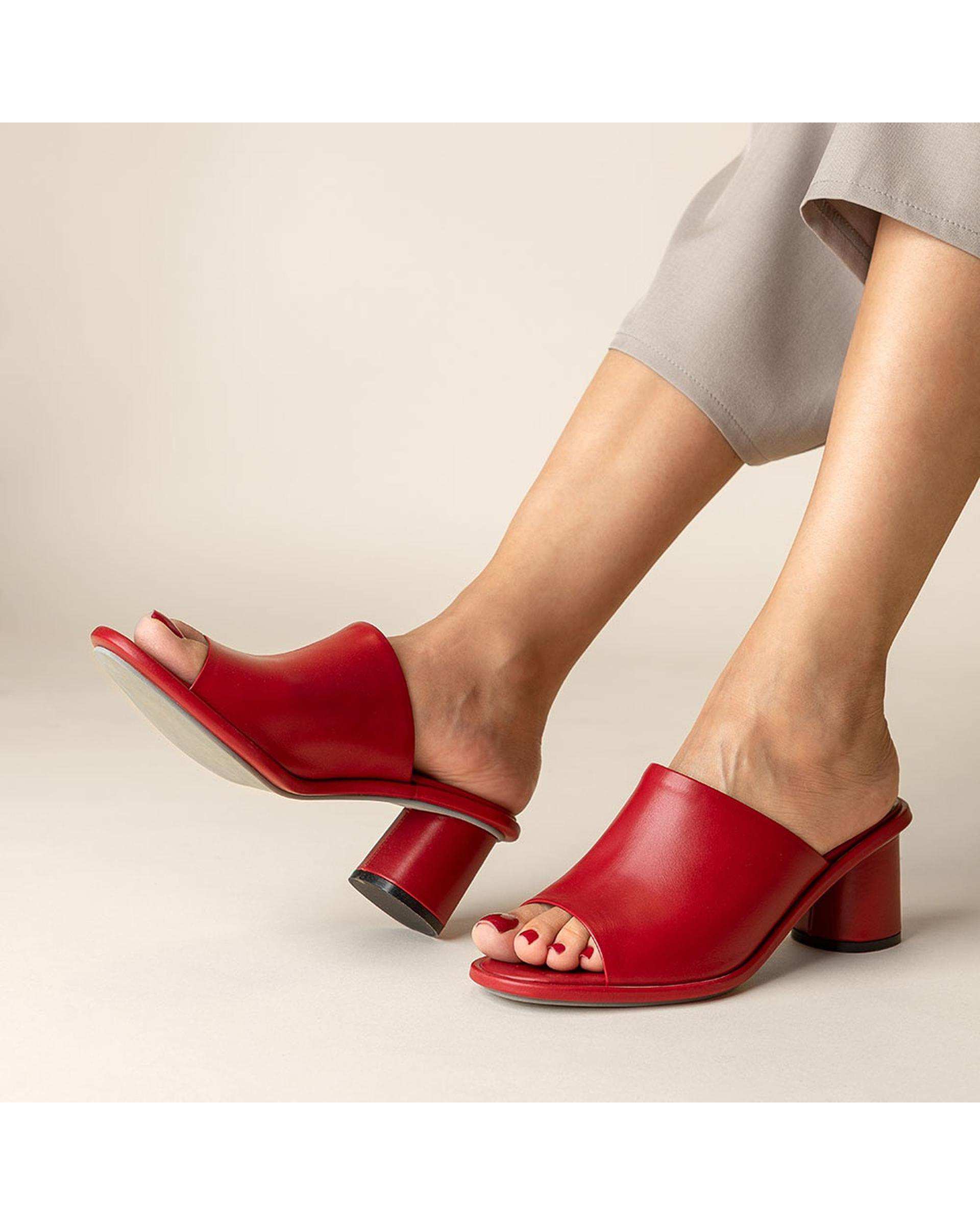 صندل چرم زنانه پاشنه بلند طبی قرمز برتونیکس Berttonix کد H-6300