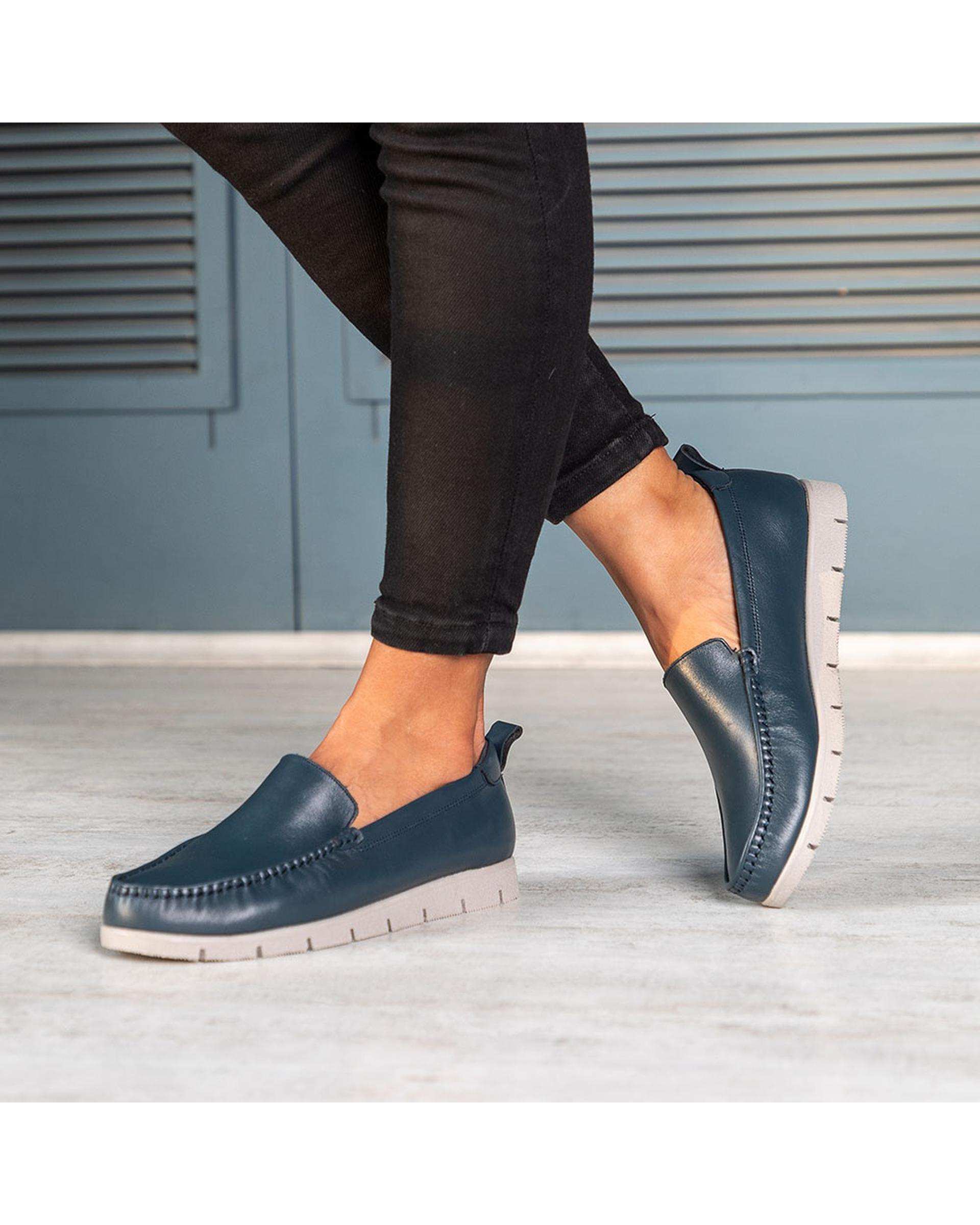 کفش چرم زنانه کژوال طبی سرمه ای برتونیکس Berttonix کد B 380