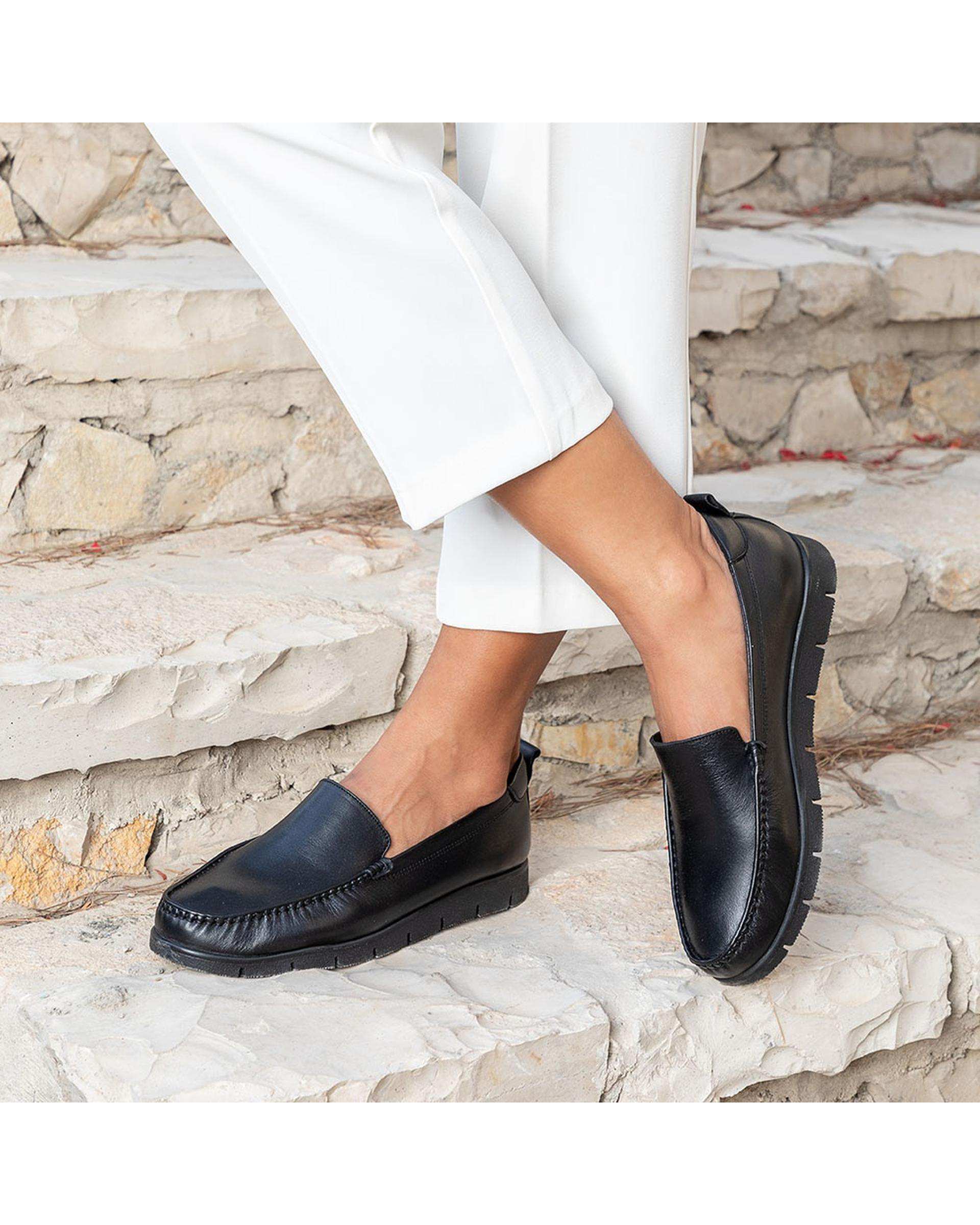 کفش چرم زنانه کژوال طبی مشکی برتونیکس Berttonix کد B 380