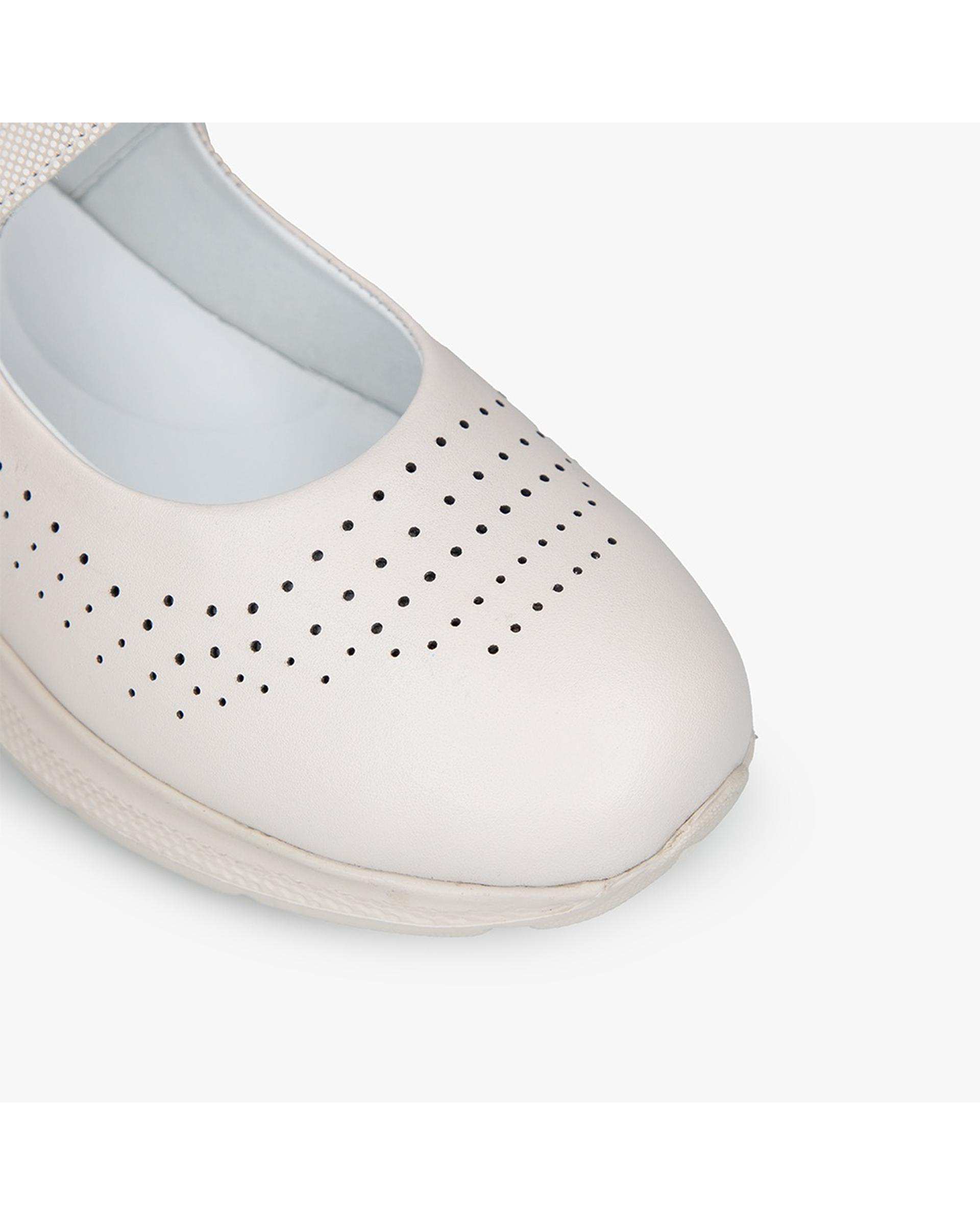 کفش چرم زنانه کژوال طبی کرم برتونیکس Berttonix کد A-4020