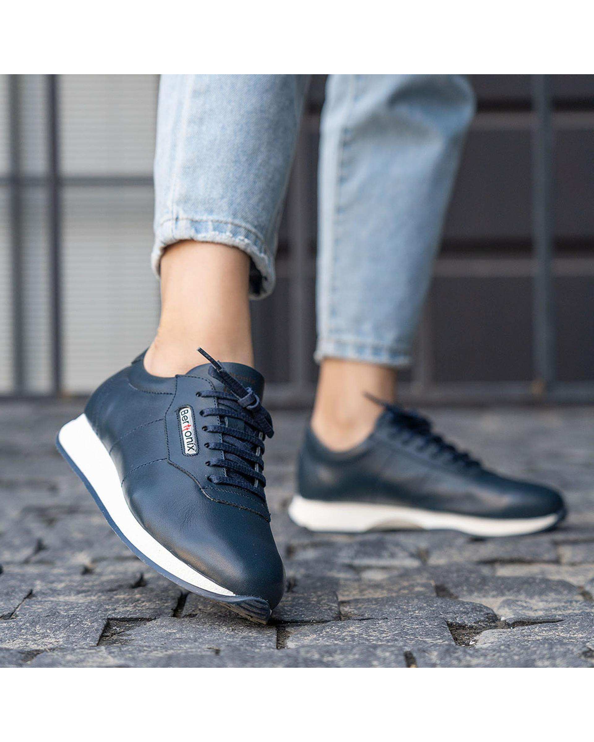 کفش چرم زنانه کژوال طبی سرمه ای برتونیکس Berttonix کد B 730