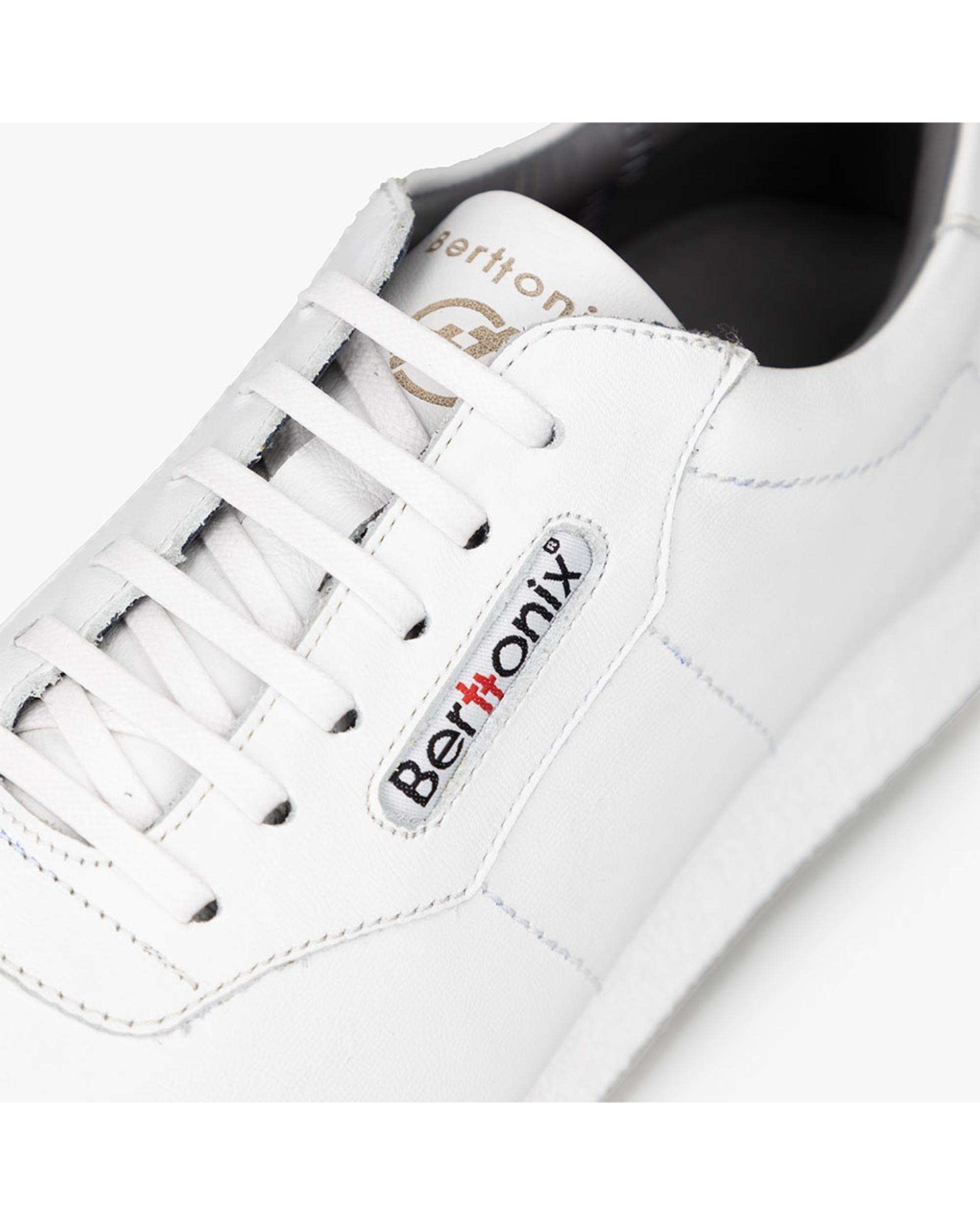 کفش چرم زنانه کژوال طبی سفید برتونیکس Berttonix کد B 730