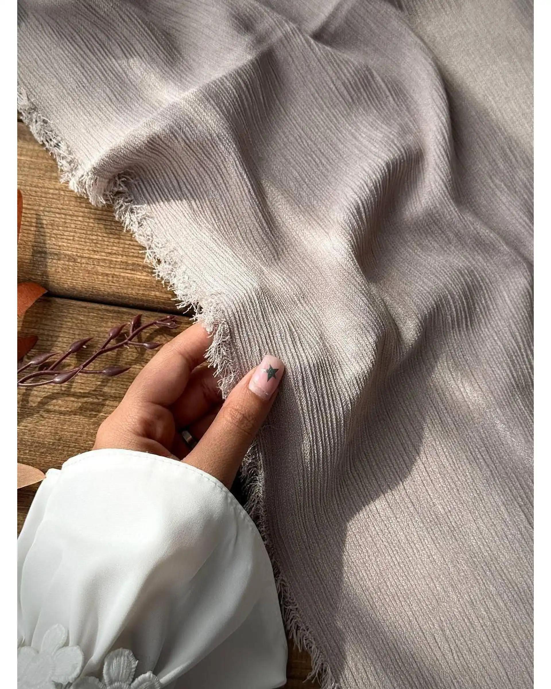 شال زنانه برشکا گرم بالا آماهی Amahi طرح ریشه پرزی