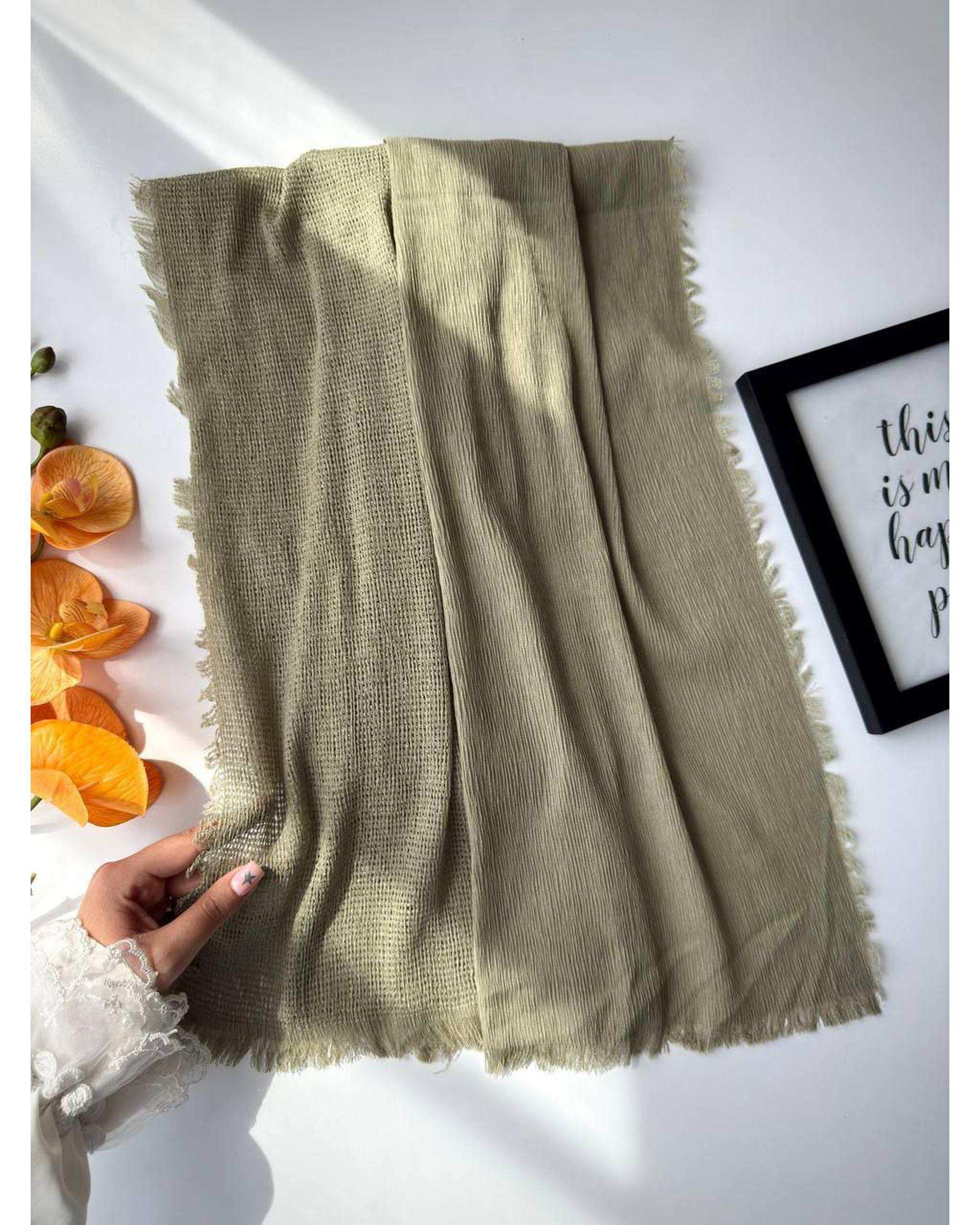 شال زنانه برشکا مدل کنفی حصیری