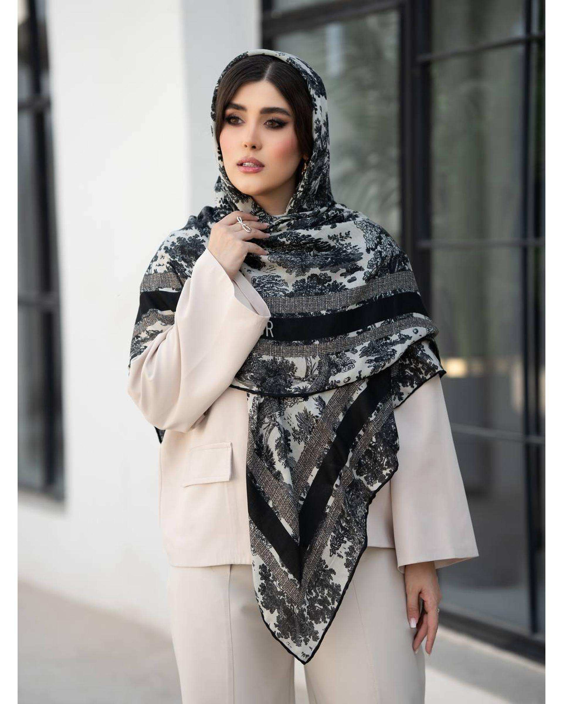 روسری زنانه آماهی Amahi طرح جنگلی دیور قواره 140