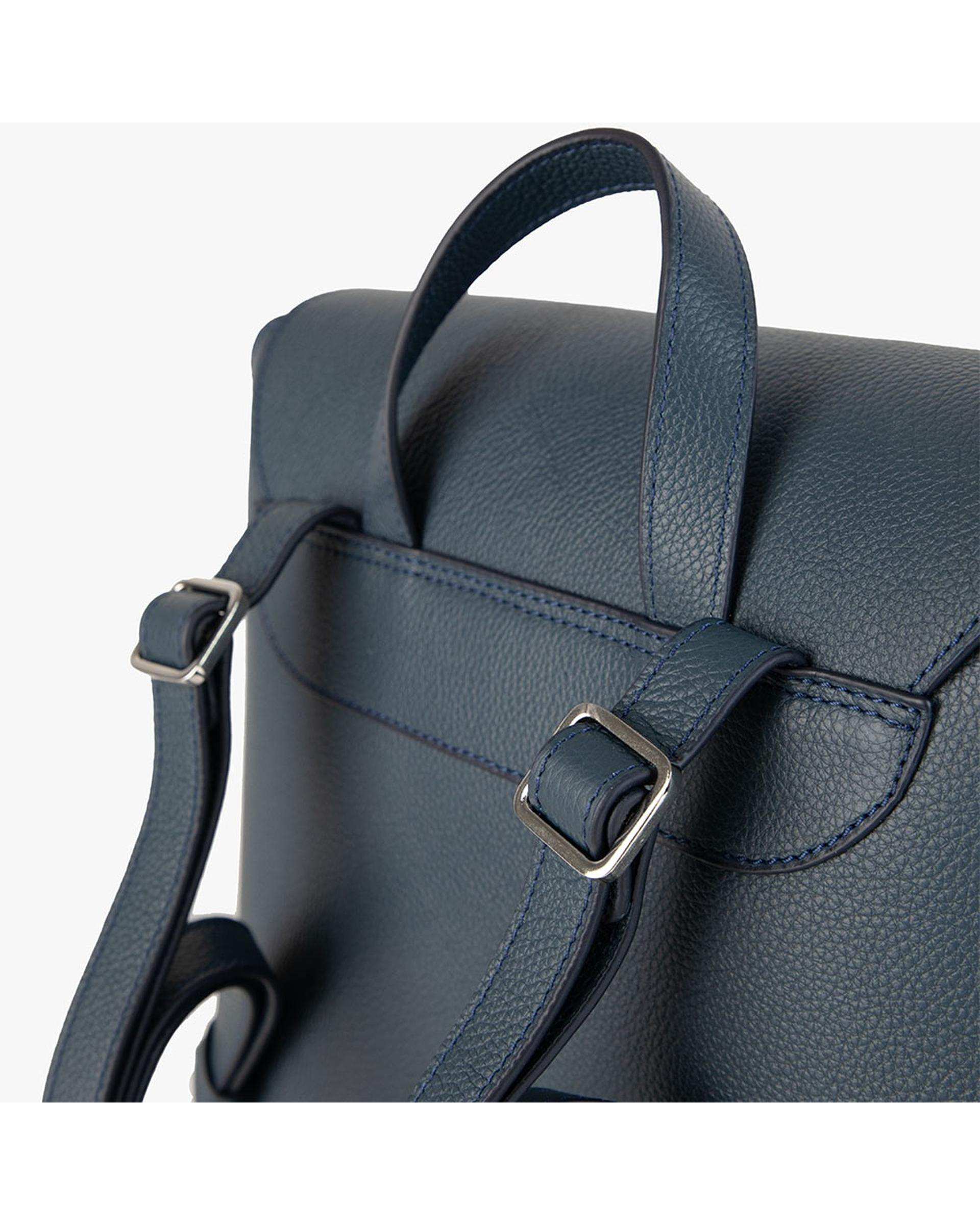 کوله پشتی چرم زنانه سرمه ای برتونیکس Berttonix کد 4043