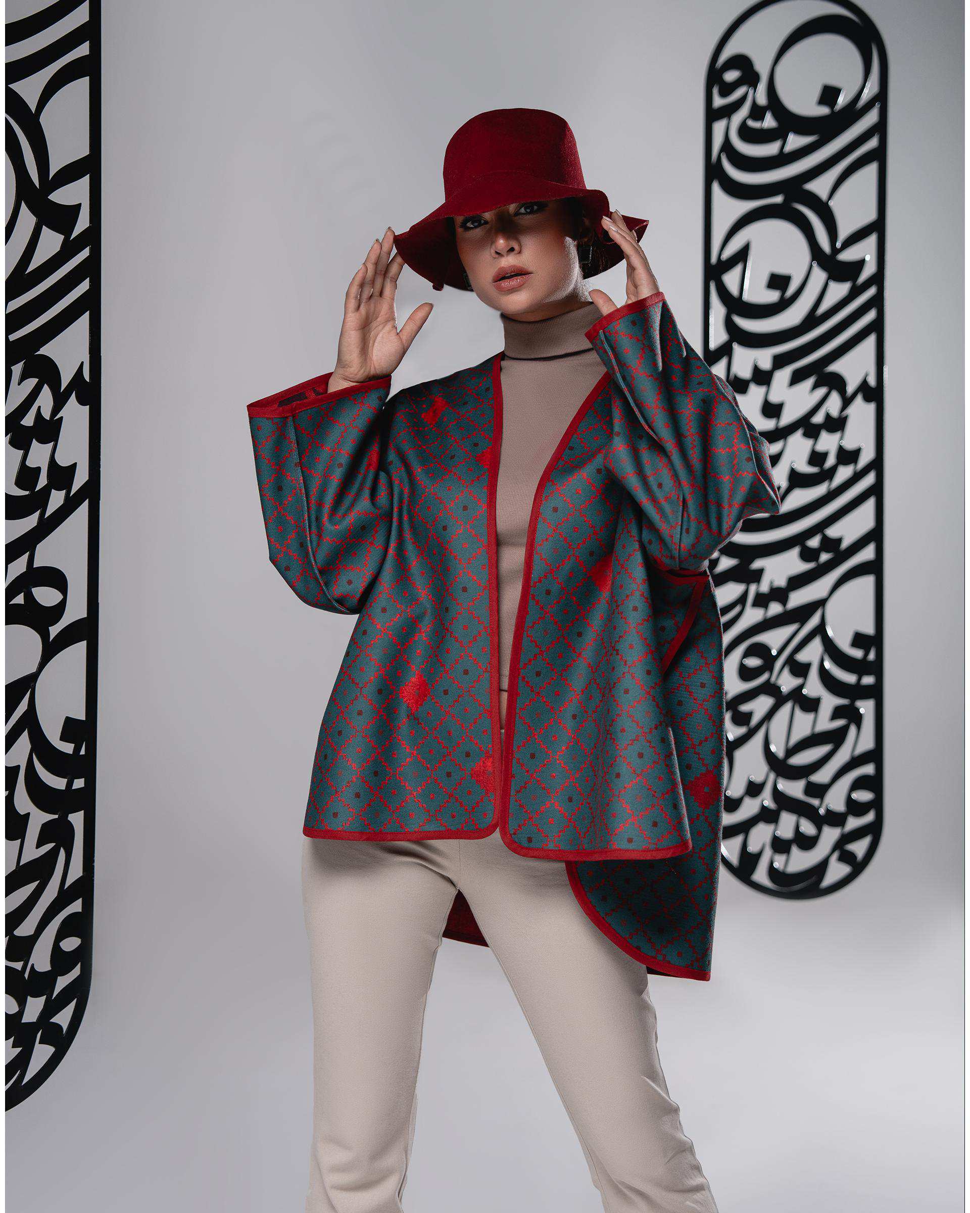 پالتو زنانه دورو قرمز سبز طاقه چیان Taghechian مدل پیوند