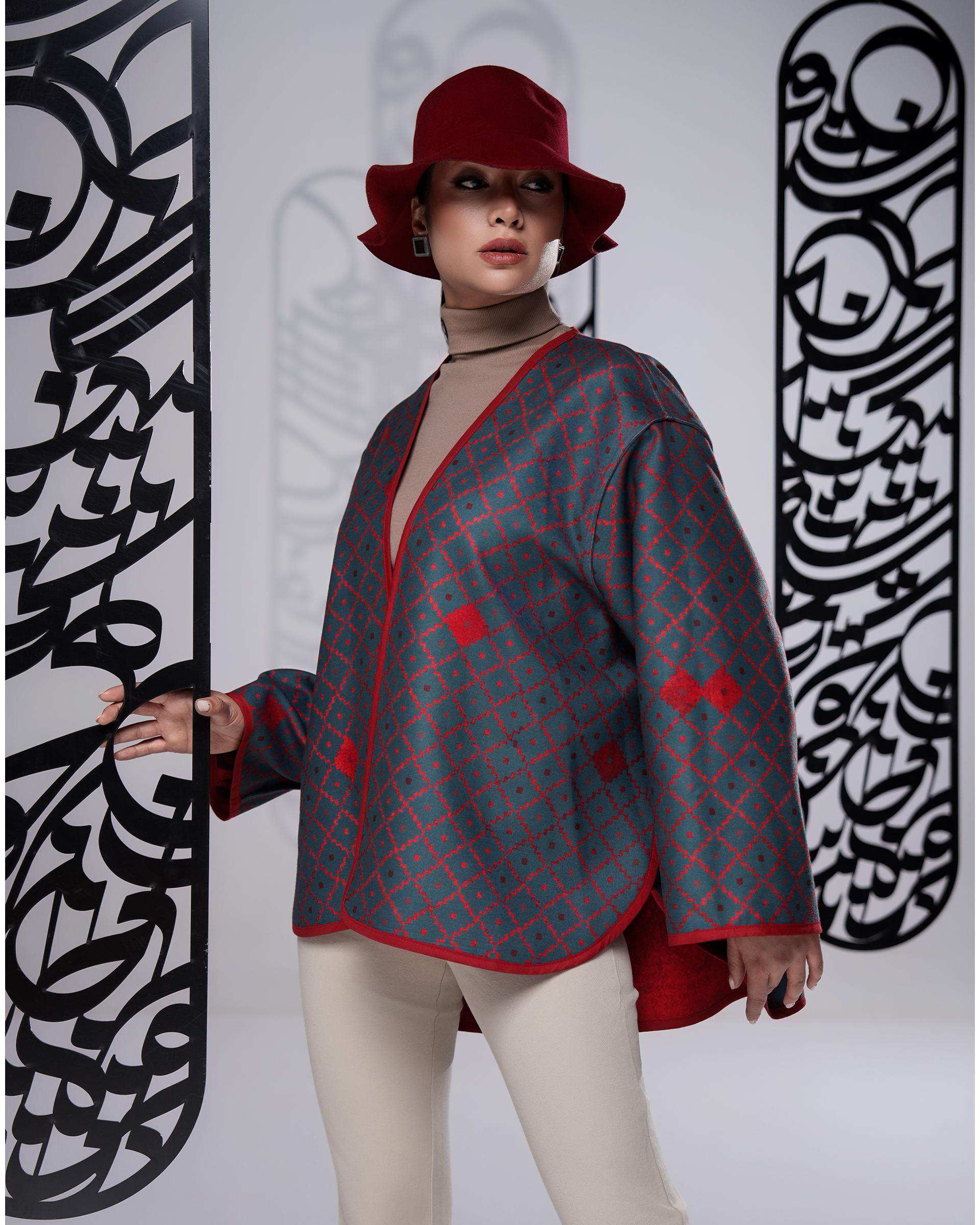 پالتو زنانه دورو قرمز سبز طاقه چیان Taghechian مدل پیوند