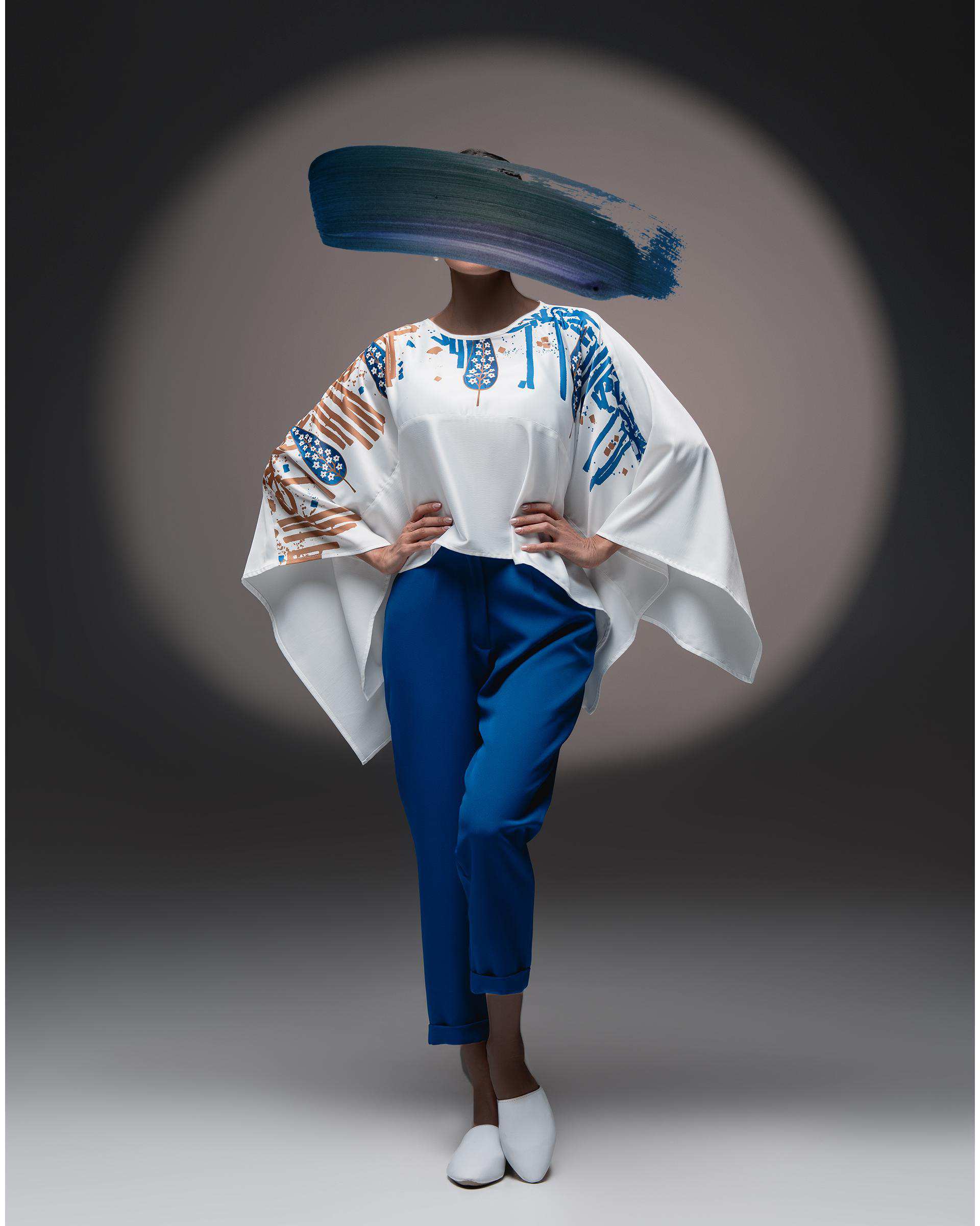 شنل زنانه سفید طاقه چیان Taghechian مدل سر سپرده