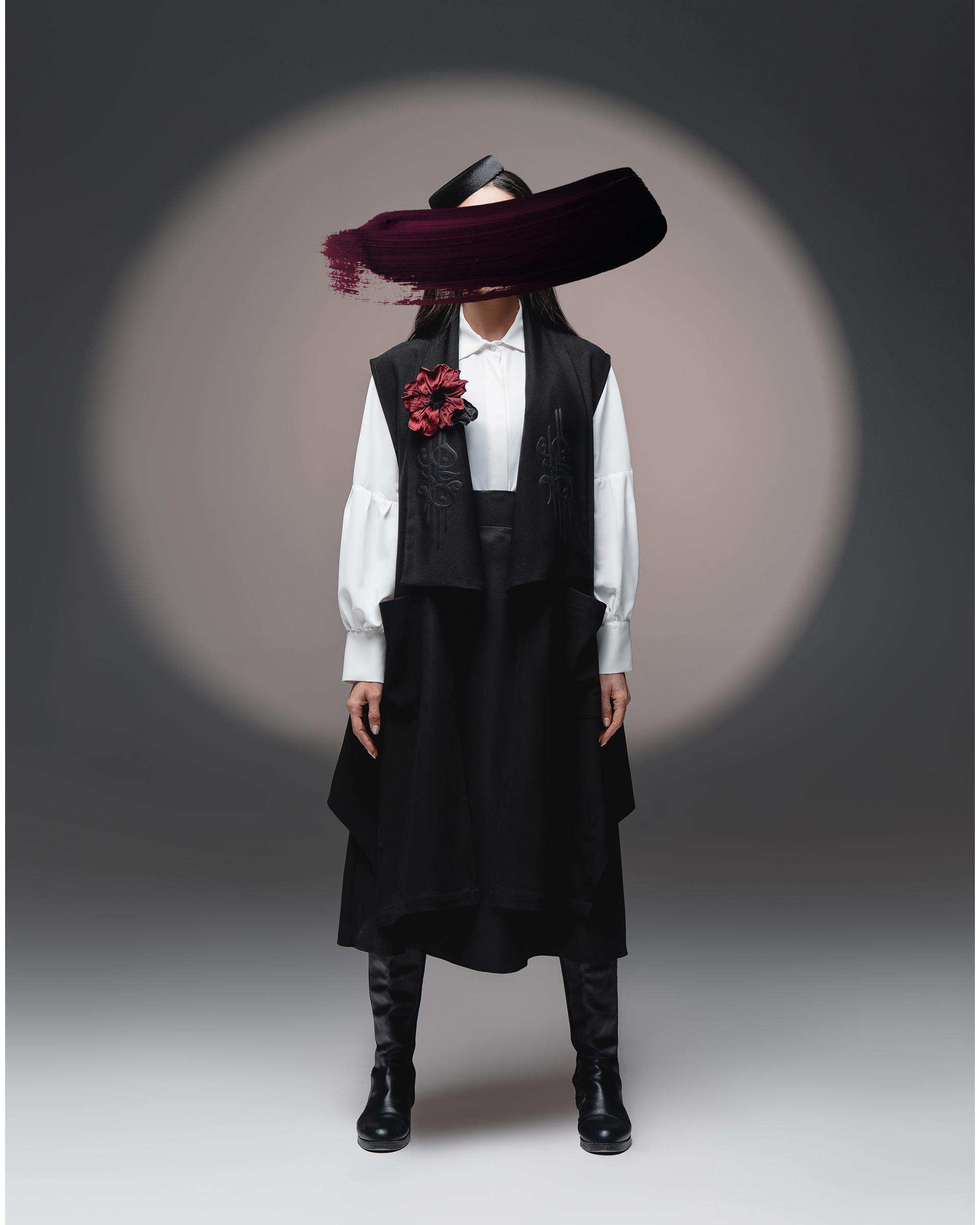 وست زنانه مشکی طاقه چیان Taghechian مدل شمع دل