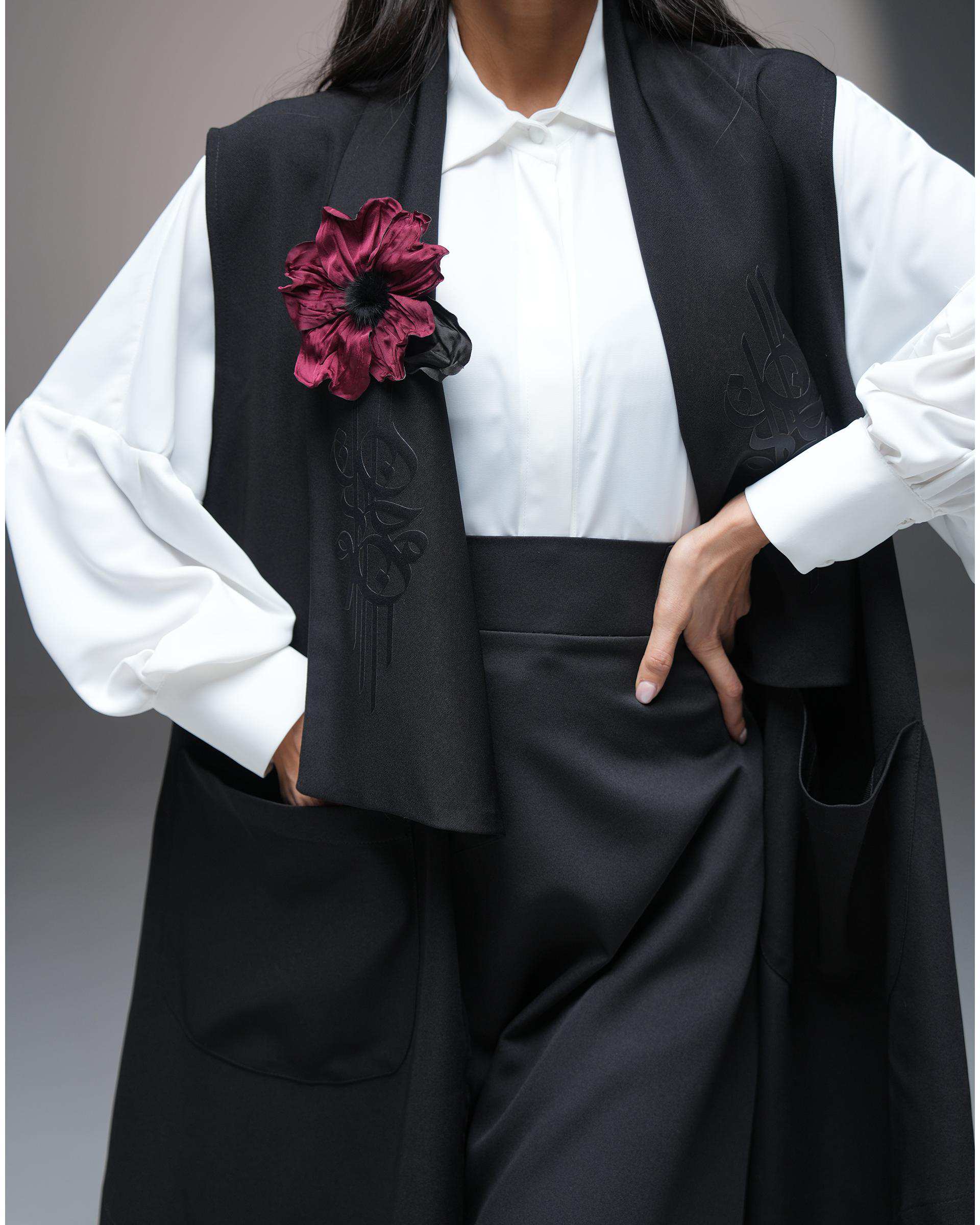 وست زنانه مشکی طاقه چیان Taghechian مدل شمع دل