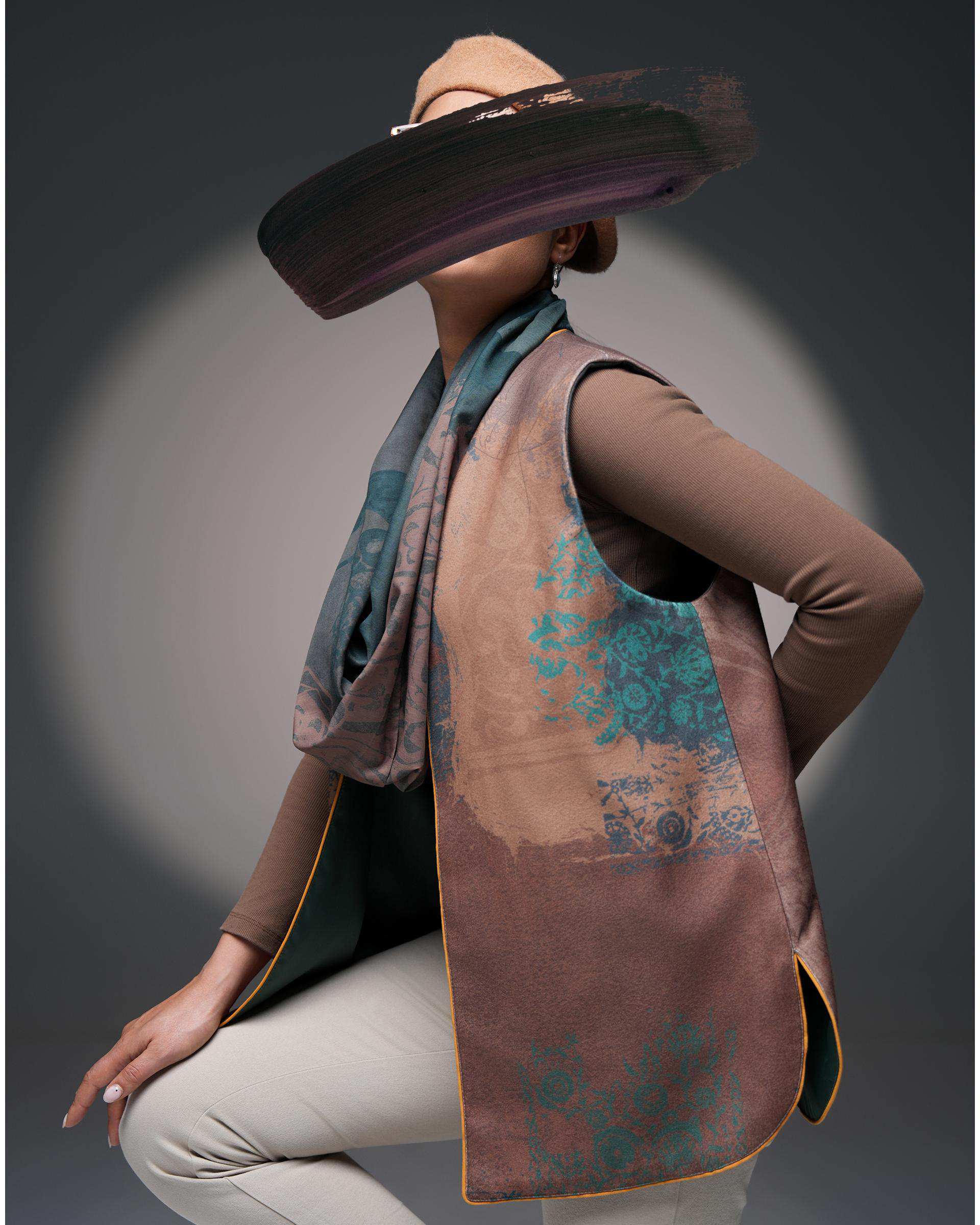 وست زنانه قهوه ای سبز طاقه چیان Taghechian مدل کیمیای جان