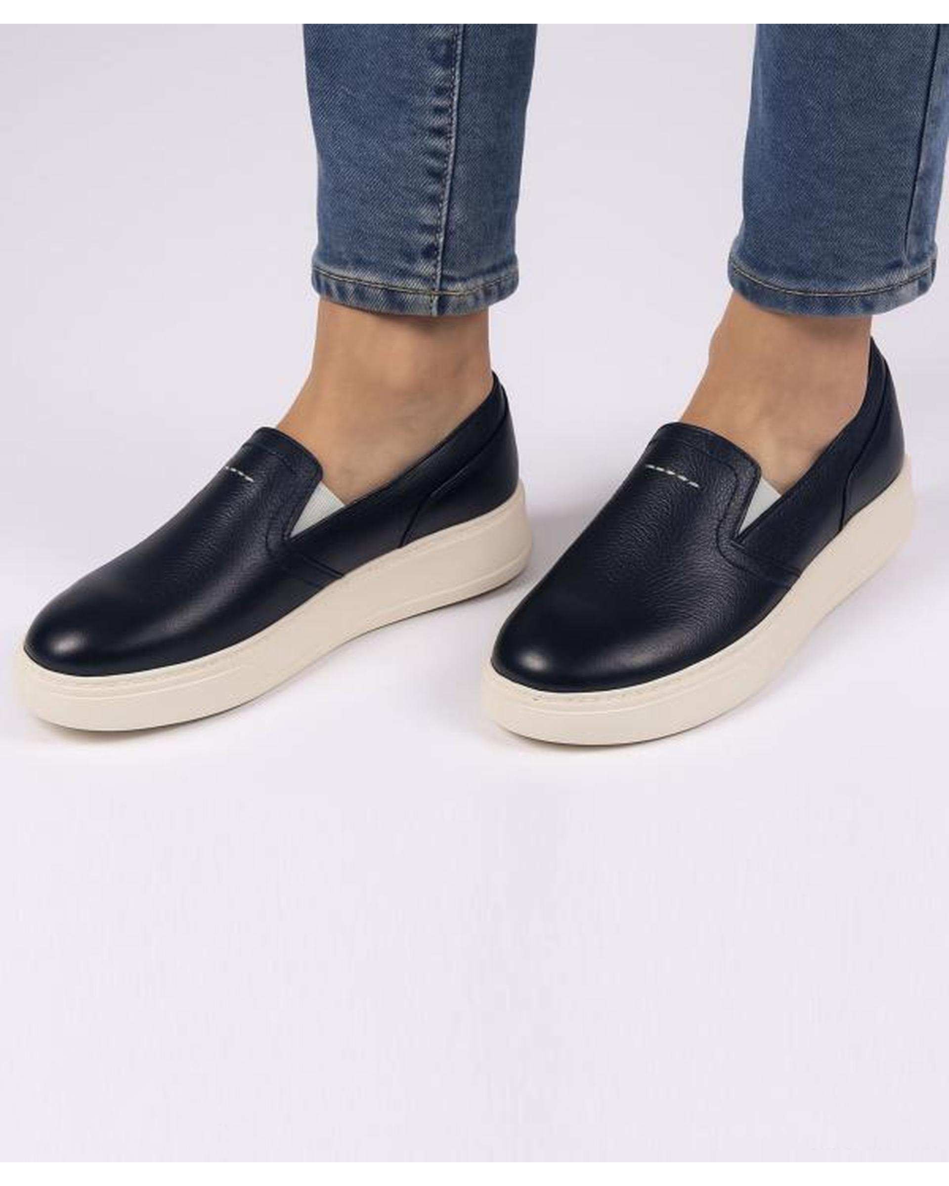 کفش چرم زنانه کژوال سرمه ای ایران طب Iran Teb مدل ونسا 204649