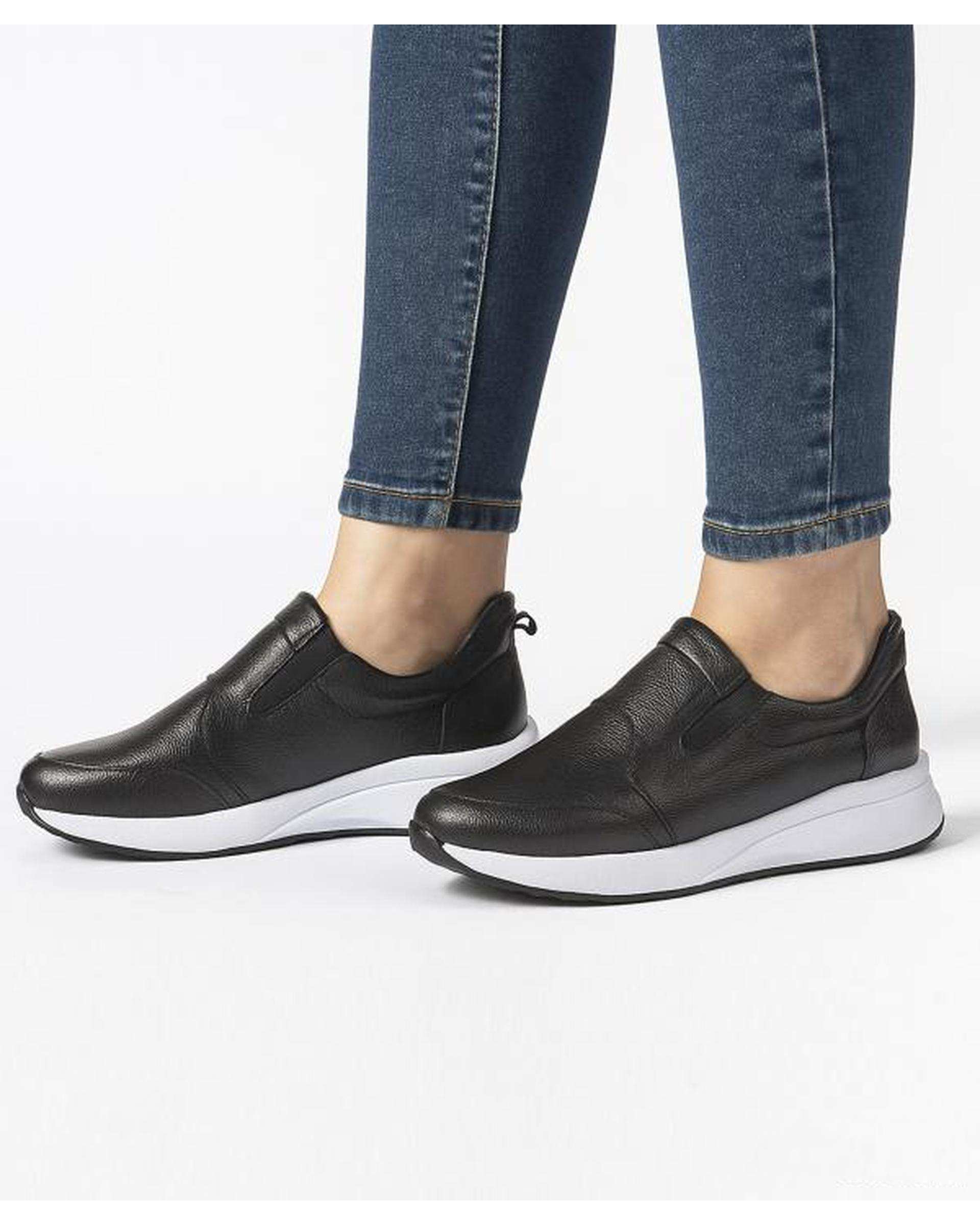 کفش چرم زنانه کژوال مشکی ایران طب Iran Teb مدل مایا 205427