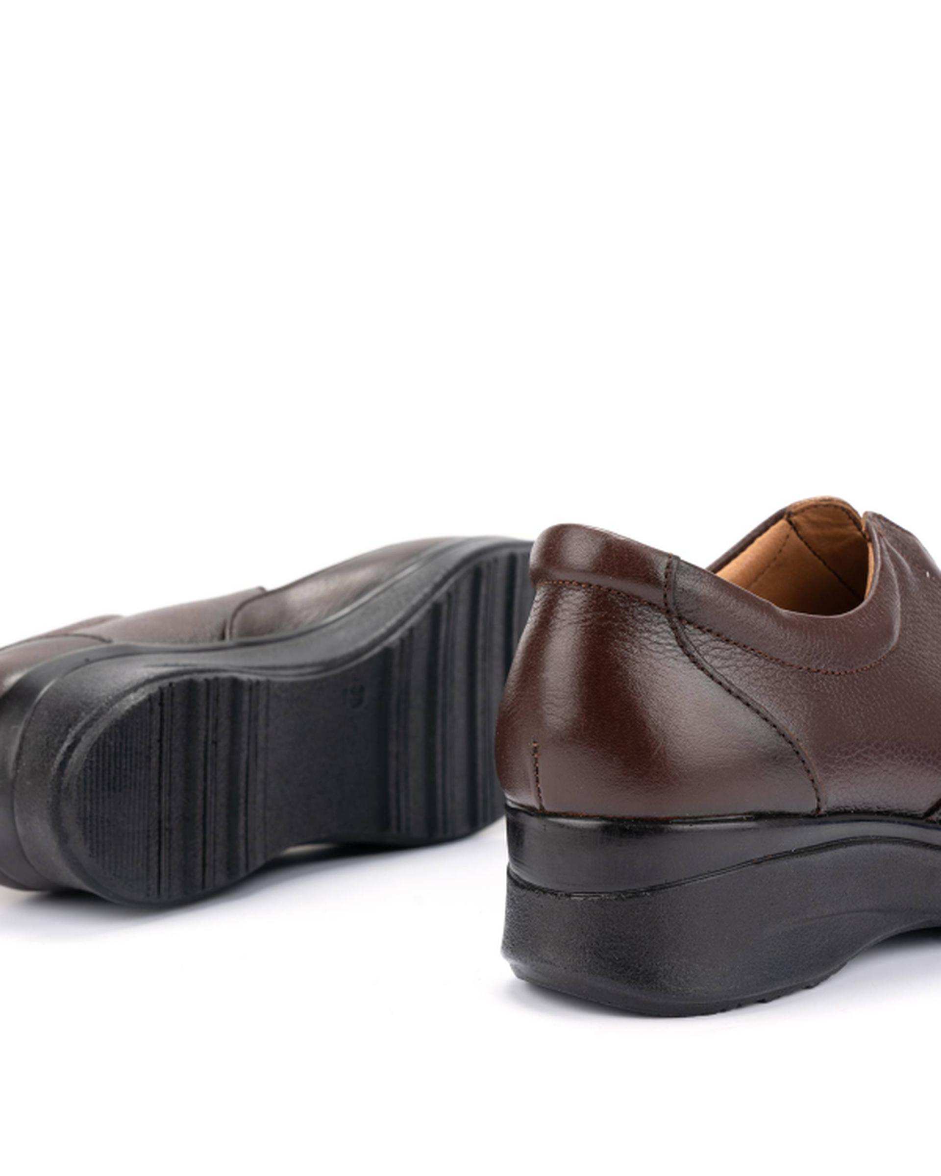 کفش چرم زنانه کژوال قهوه ای ایران طب Iran Teb مدل شفا کد 200497