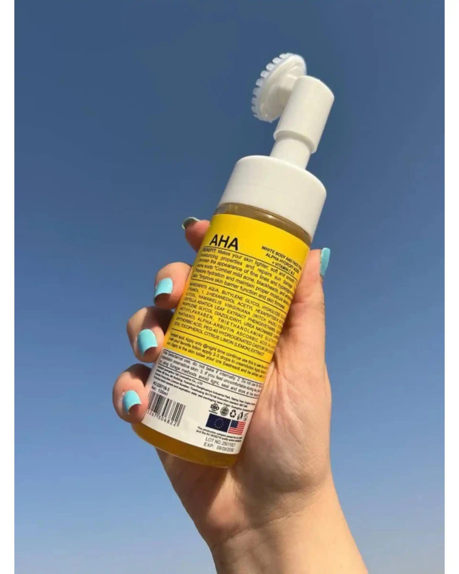 فوم شستشوی صورت لنسیاد مدل AHA مناسب برای انواع پوست حجم 150 میلیلیتر