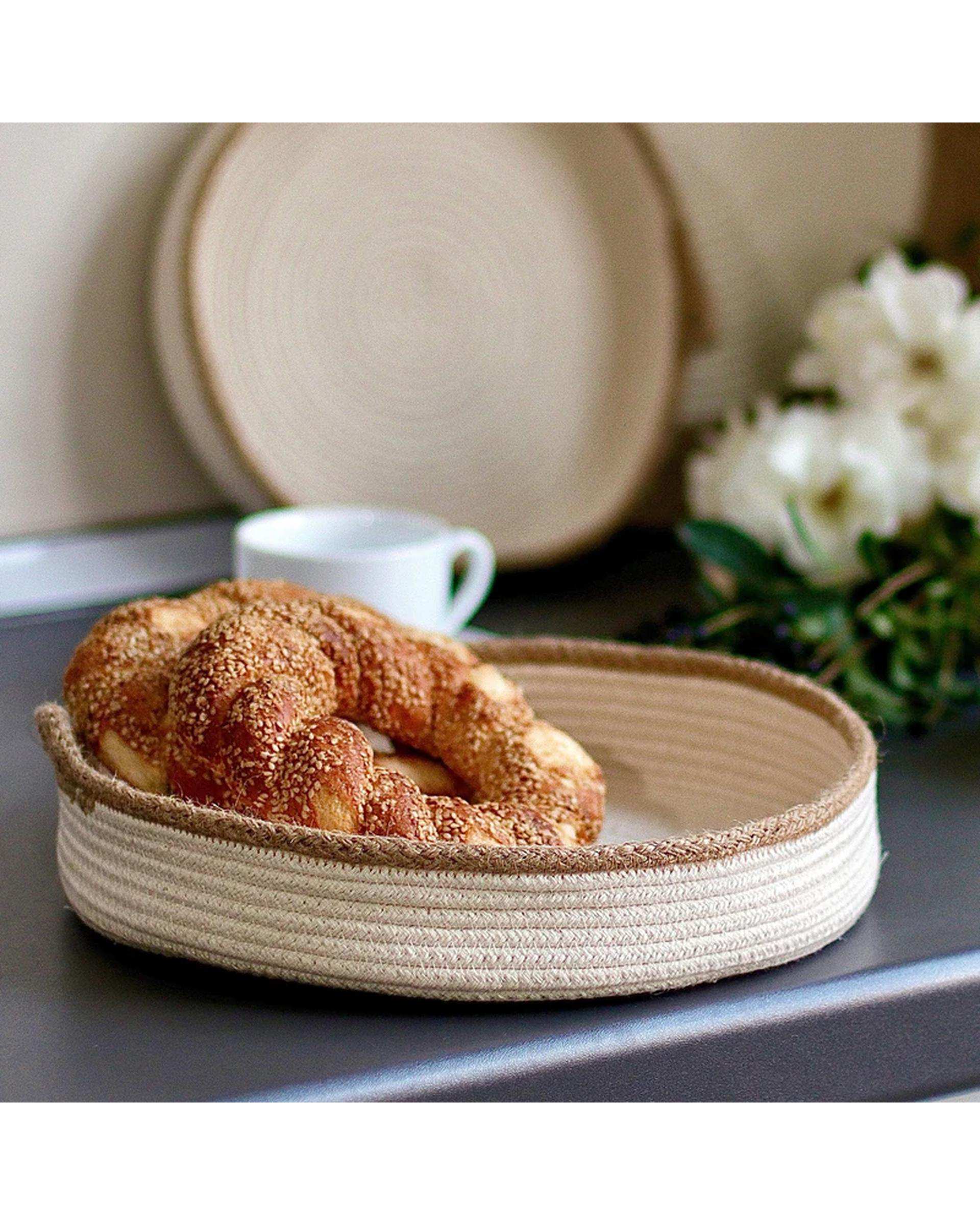 سبد نان آبی آسمانی مدل نخ پنبه